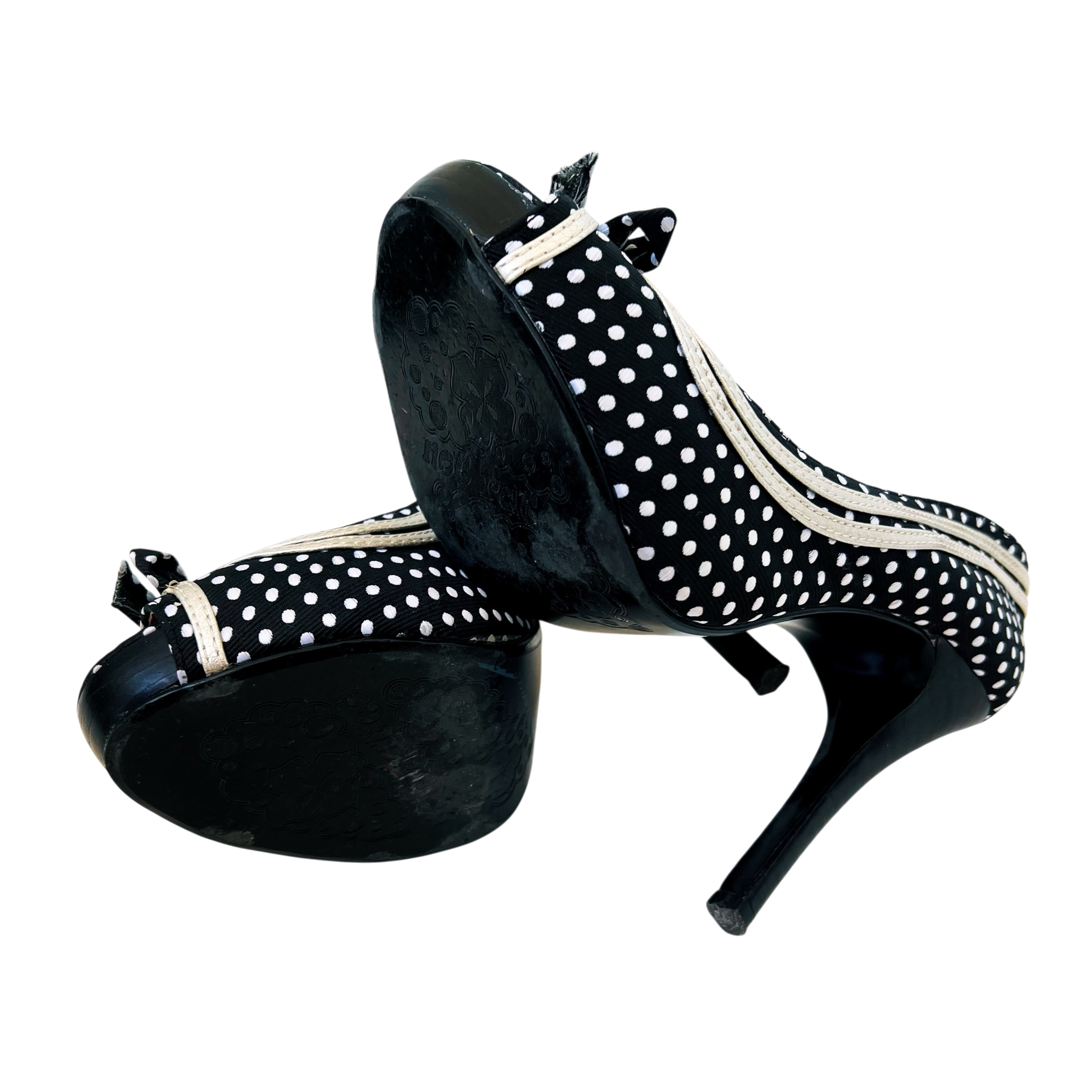 Early 2000s Polkadot Pumps (7.5)