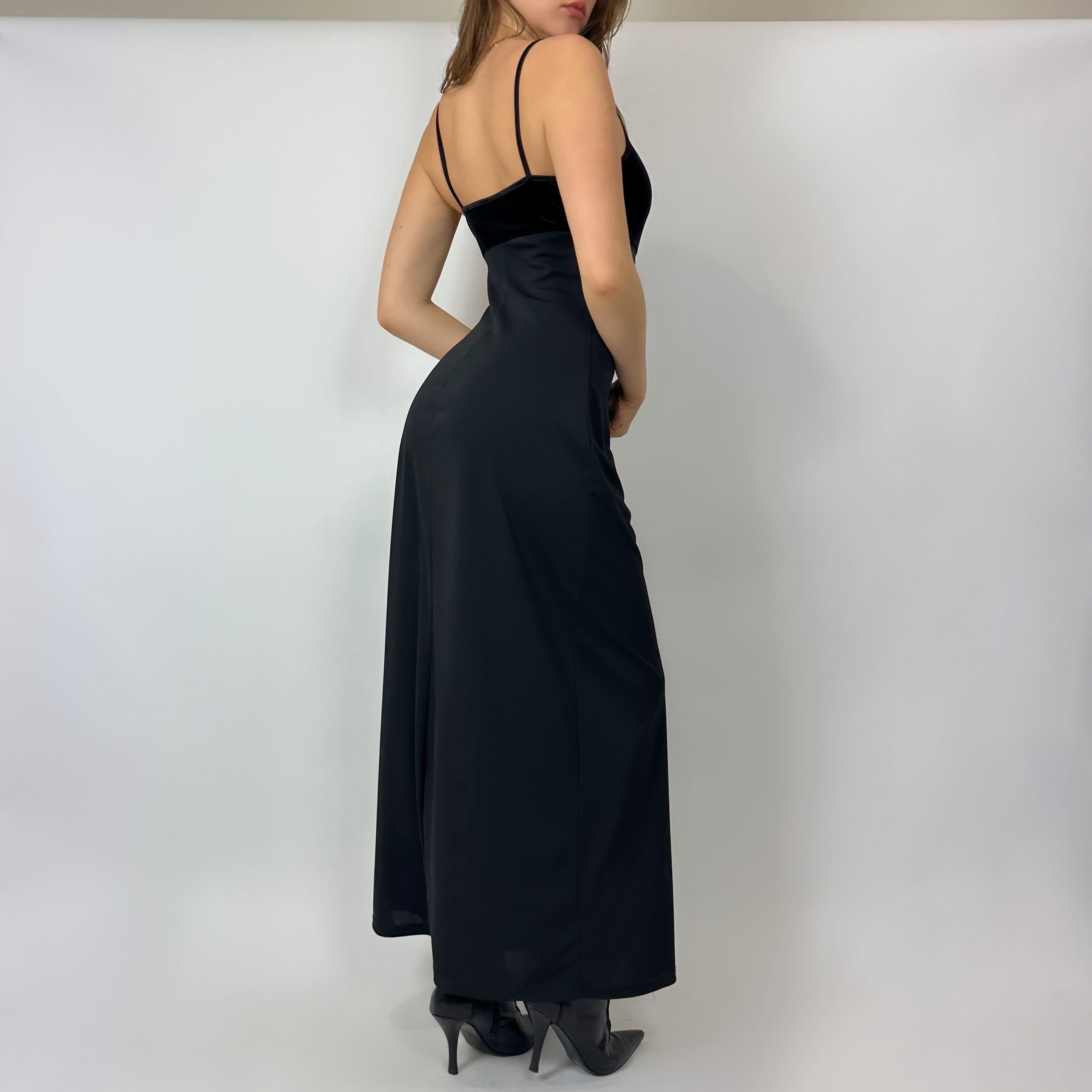 90s Black Velvet Maxi Dress (S/M)