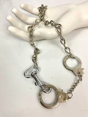 Handcuffs choker