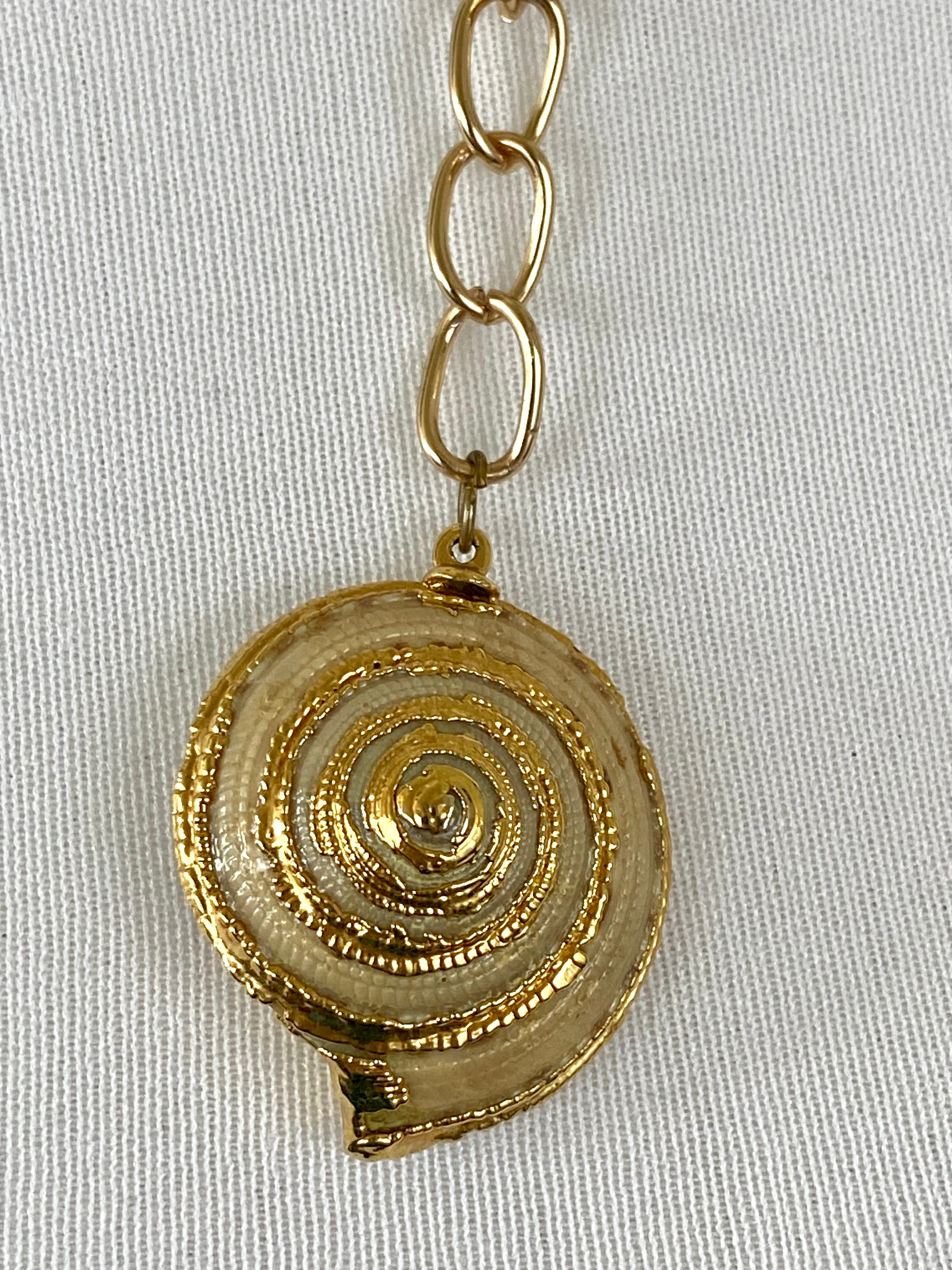 Busy gold choker