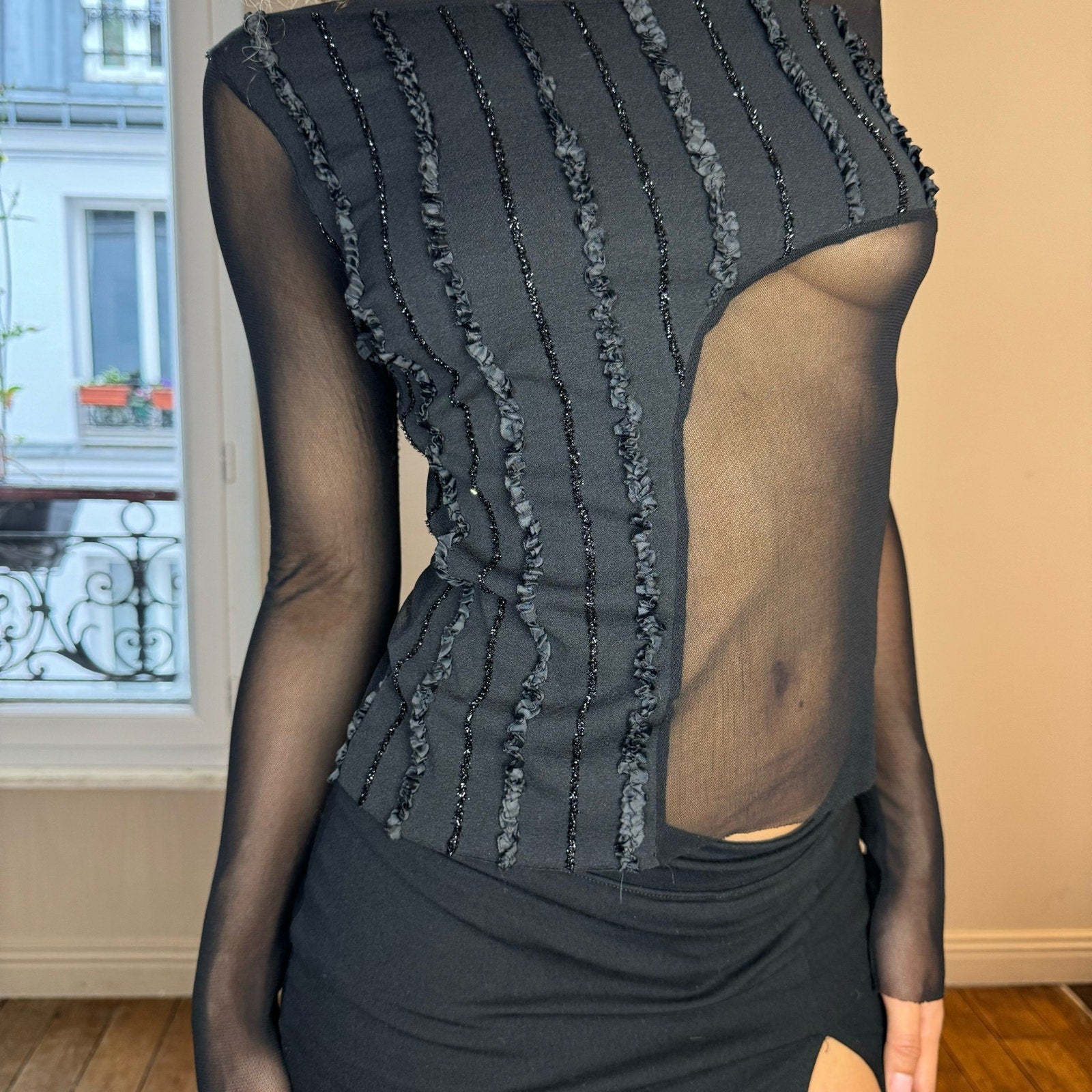 Italian vintage Y2K Detailed Black Mesh Blouse (XS/S)