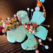 Big flower choker