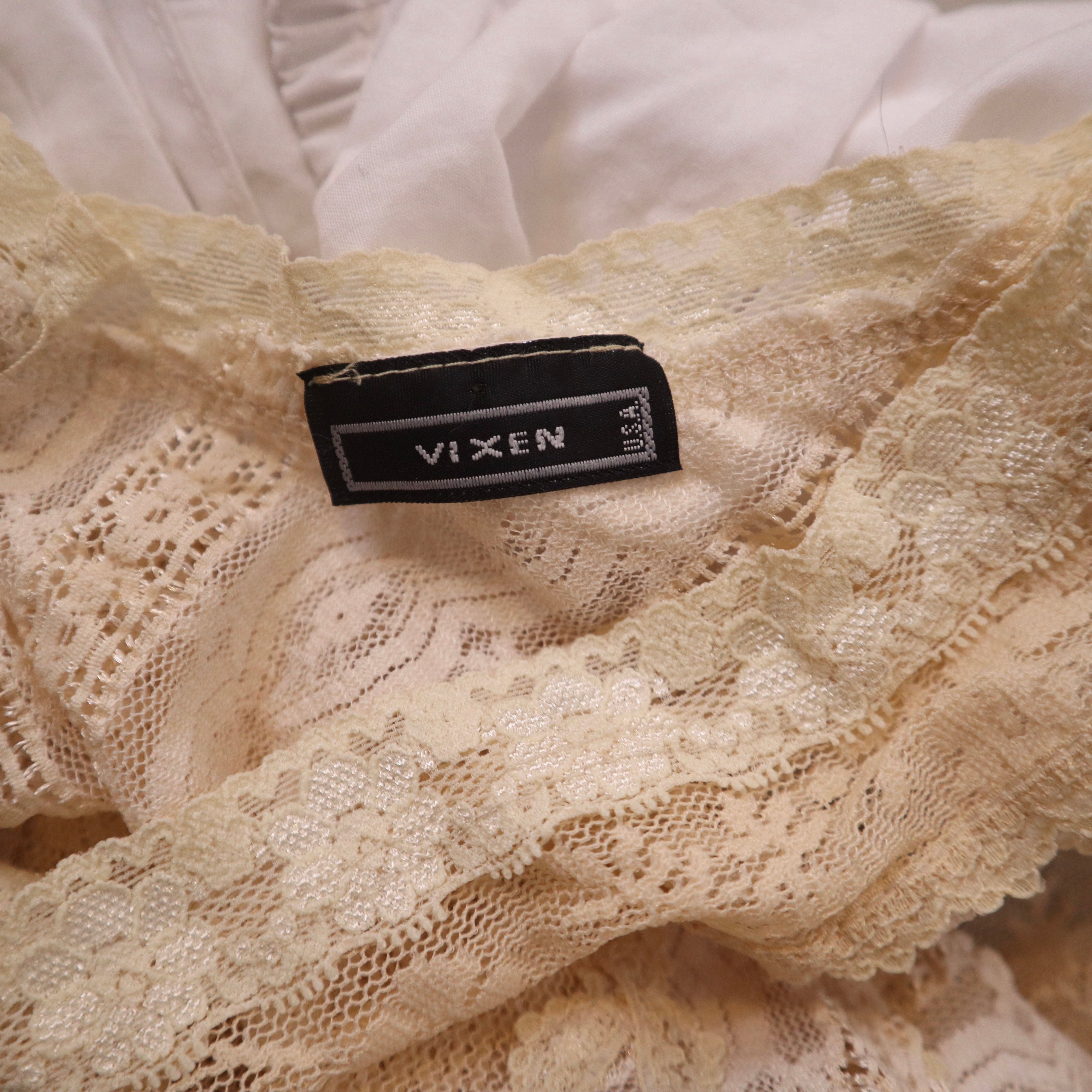 Y2K Cream Lace Sleeveless Top (XS/S)