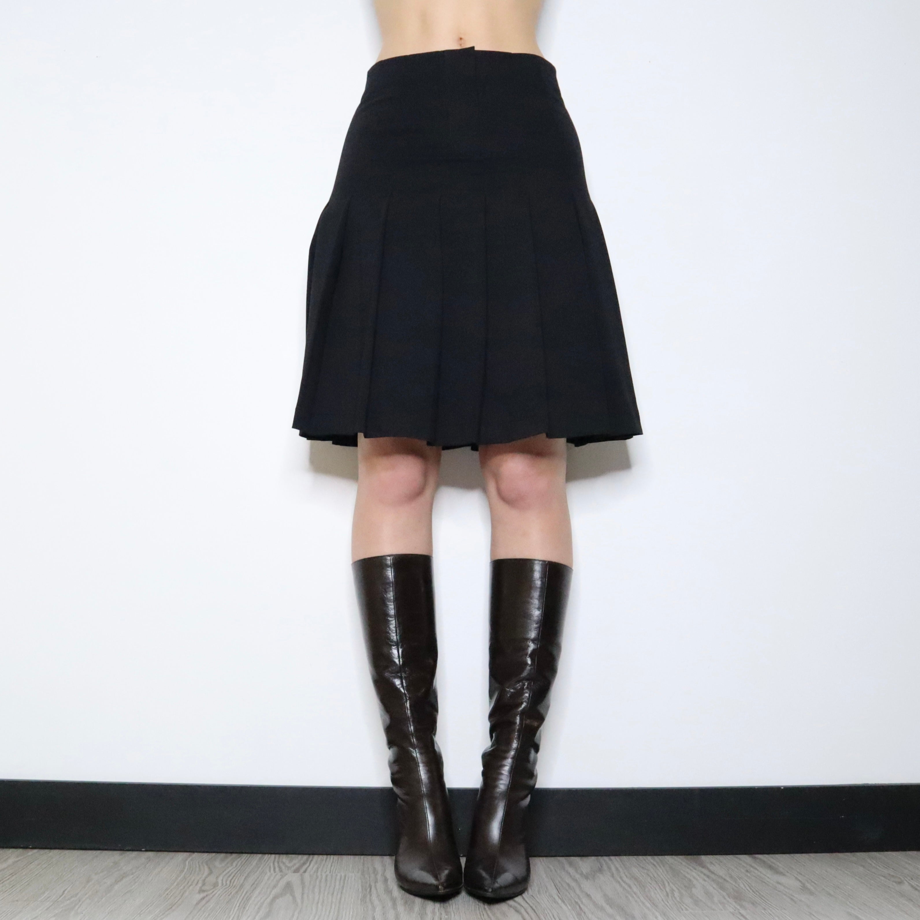 90s Black Pleated Skirt (S)