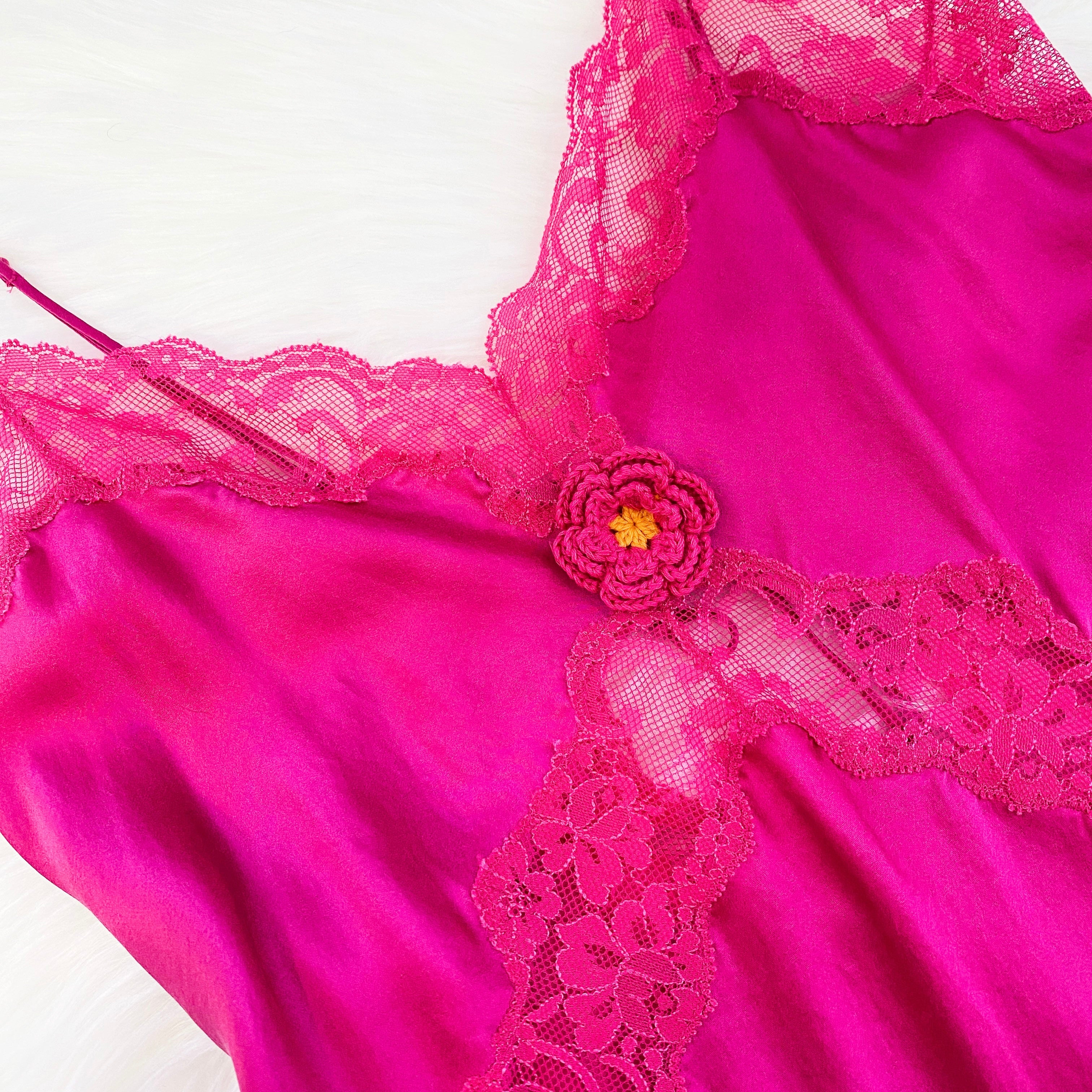 2003 VS Silk Rosette Slip (M)