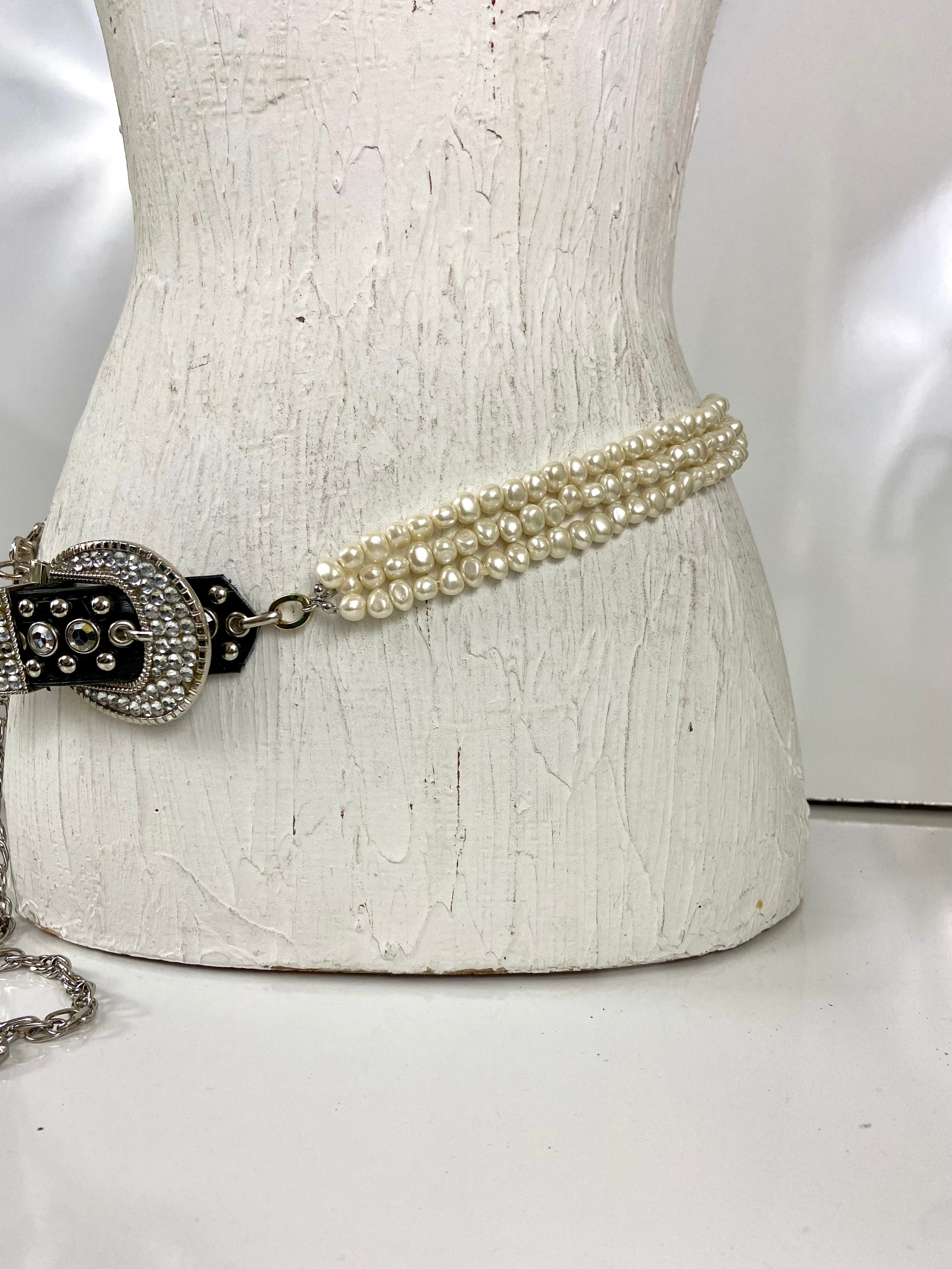 Buckle & beads belt