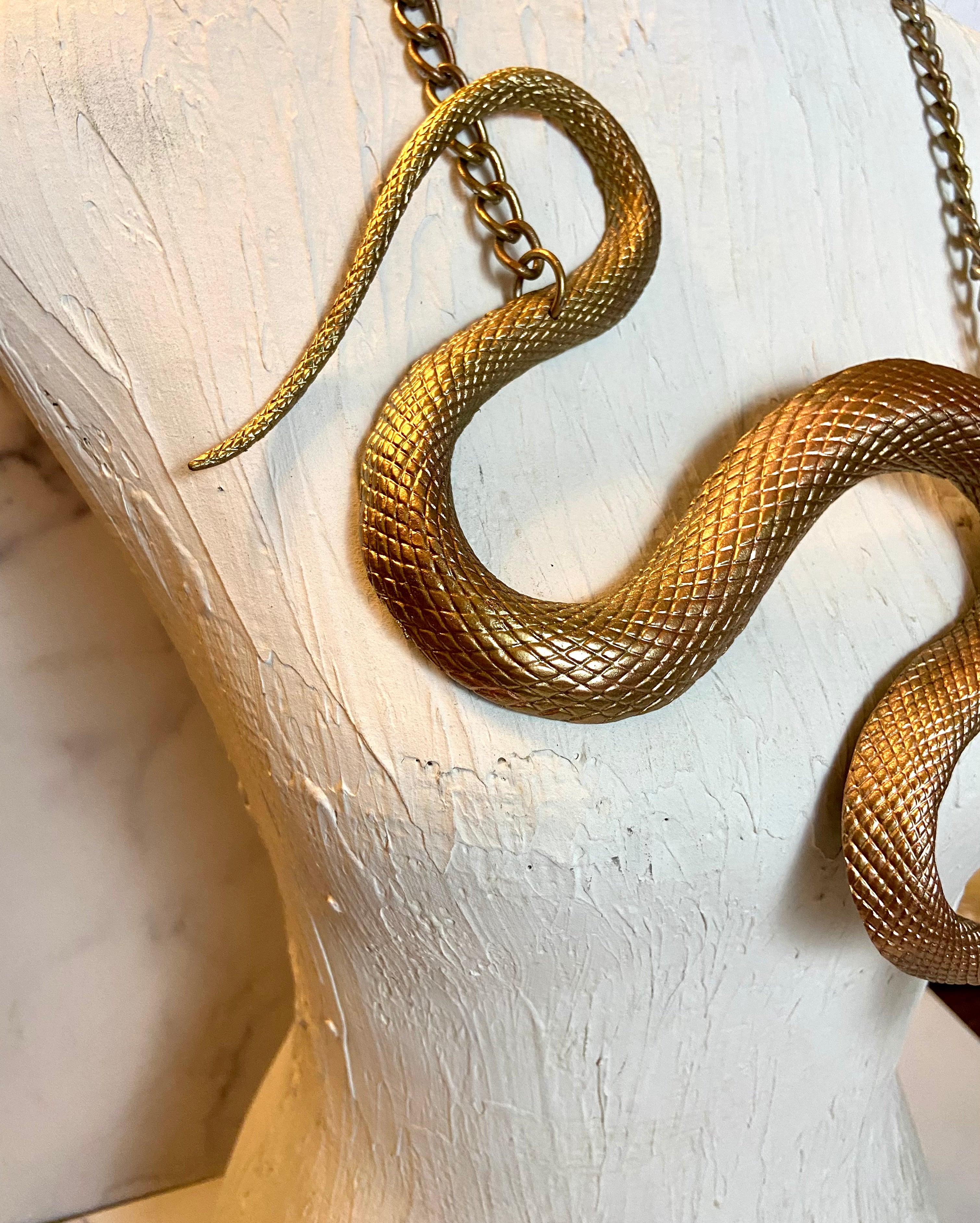Watch out the snake choker