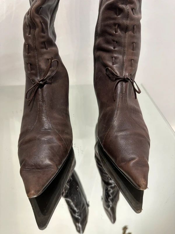 Vintage Y2K 2000s Leather Pointed Toe Kitten Heel Calf Boots (US 7 EU 38)