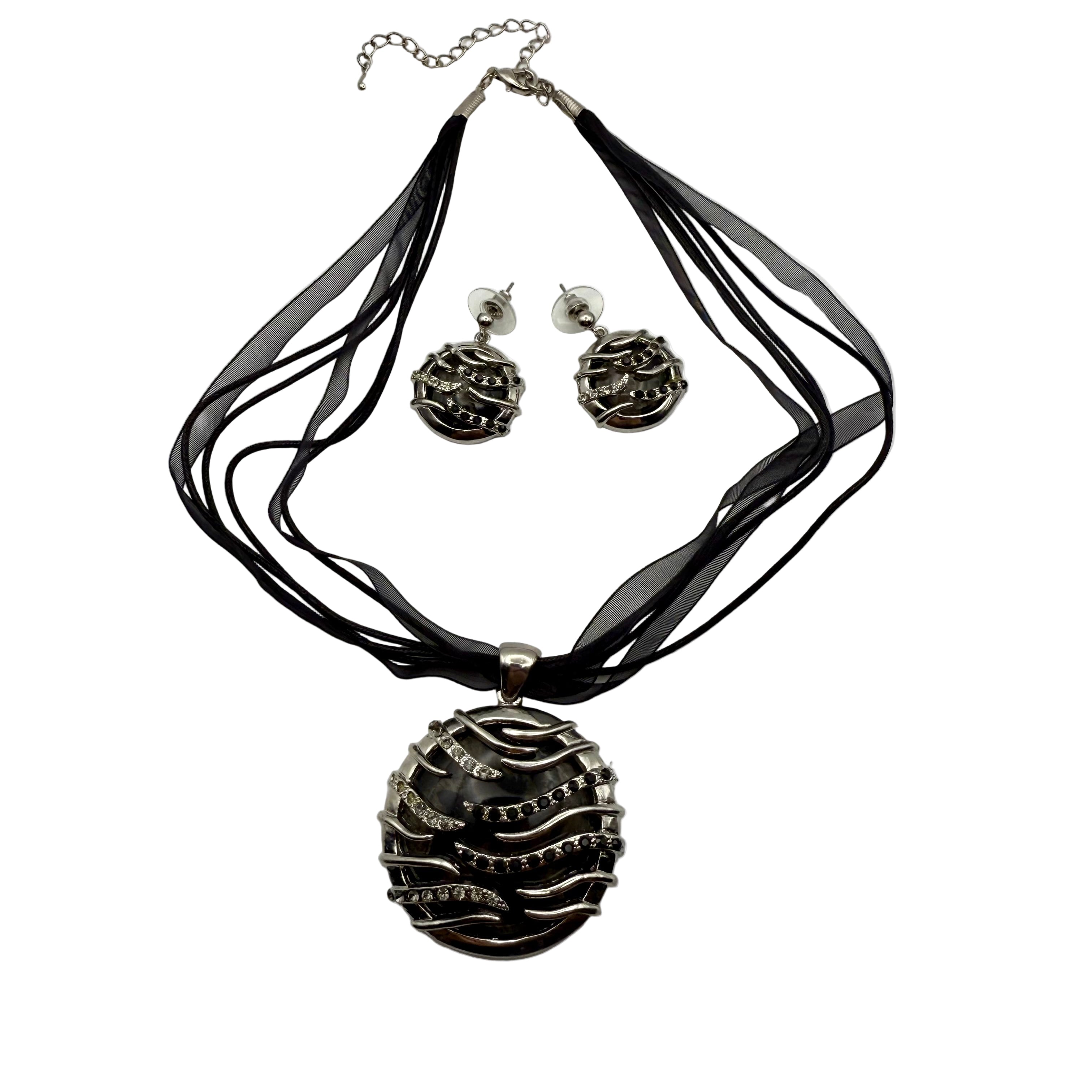 Noir Ripple Glam Set