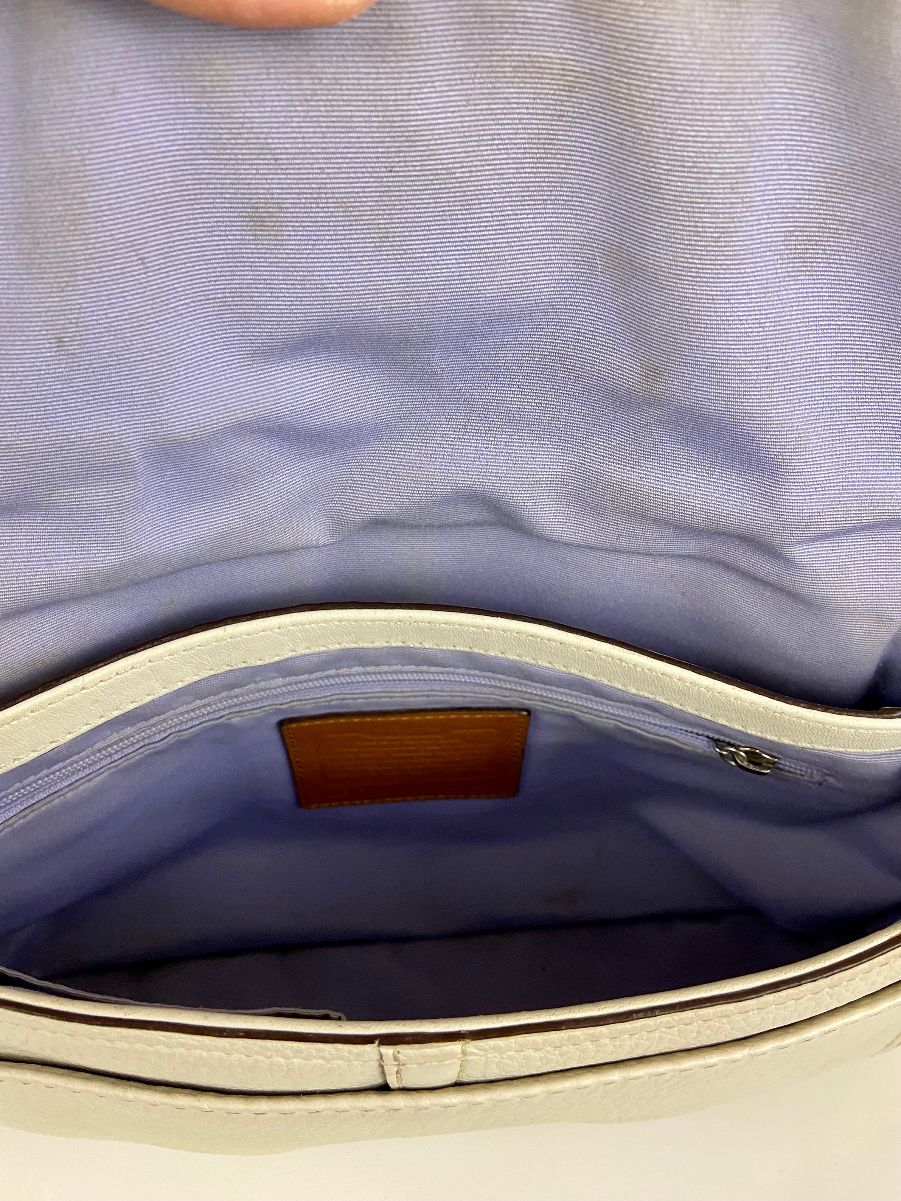 Coach Hampton Soho Satchel
Purse Ivory Saddle Leather F10192
Buckle Handbag