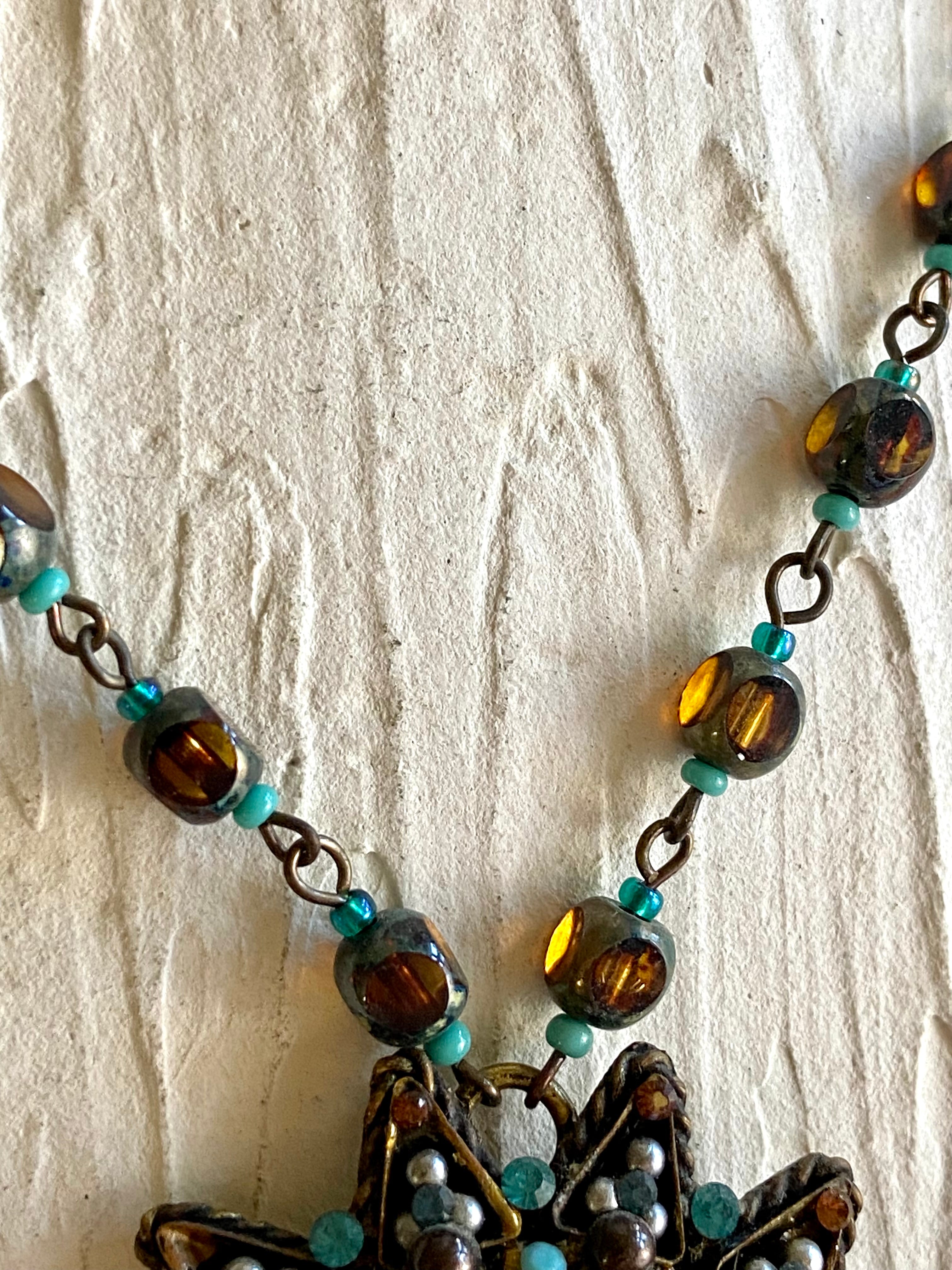 Beads tone choker