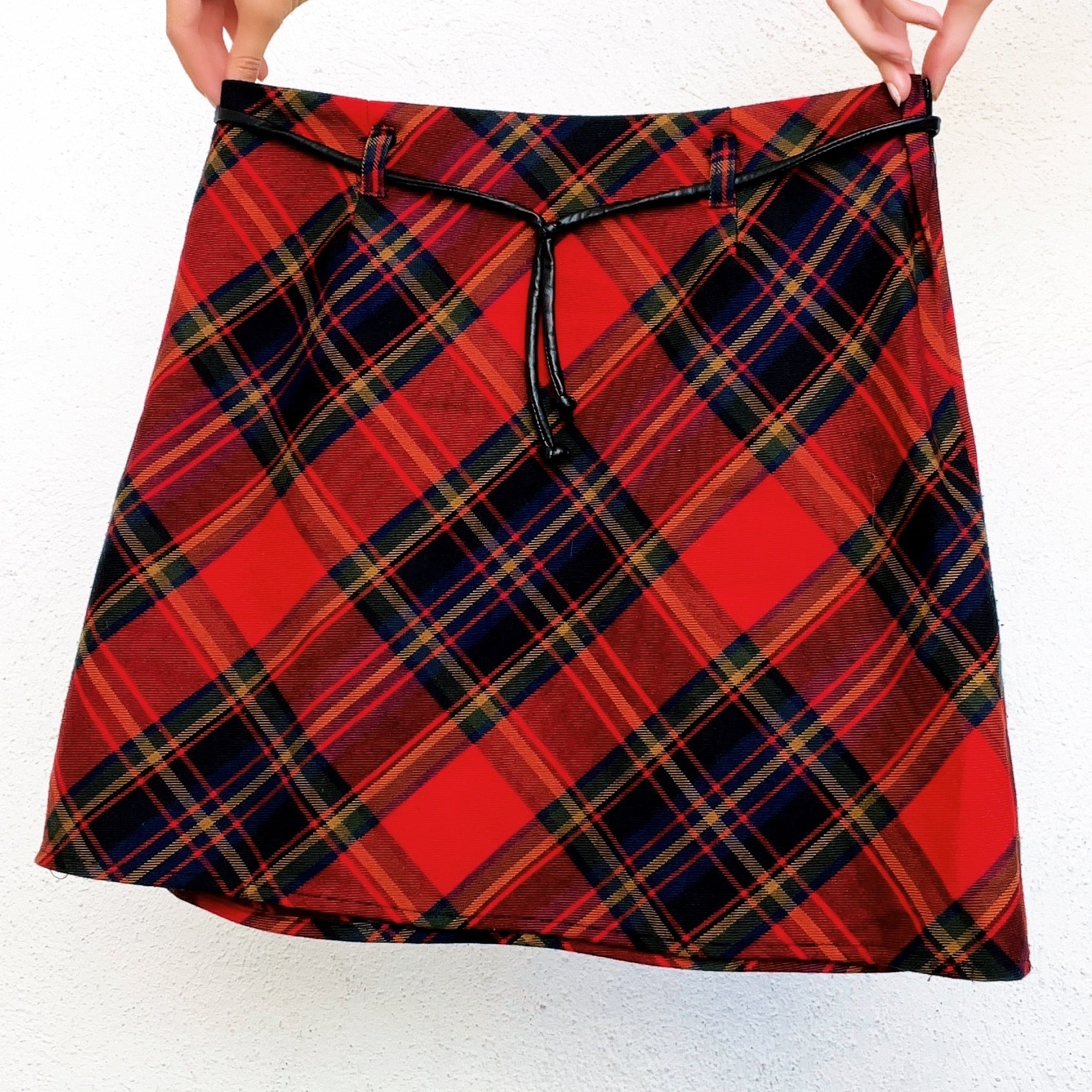 90s Red Plaid Mini Skirt (S)