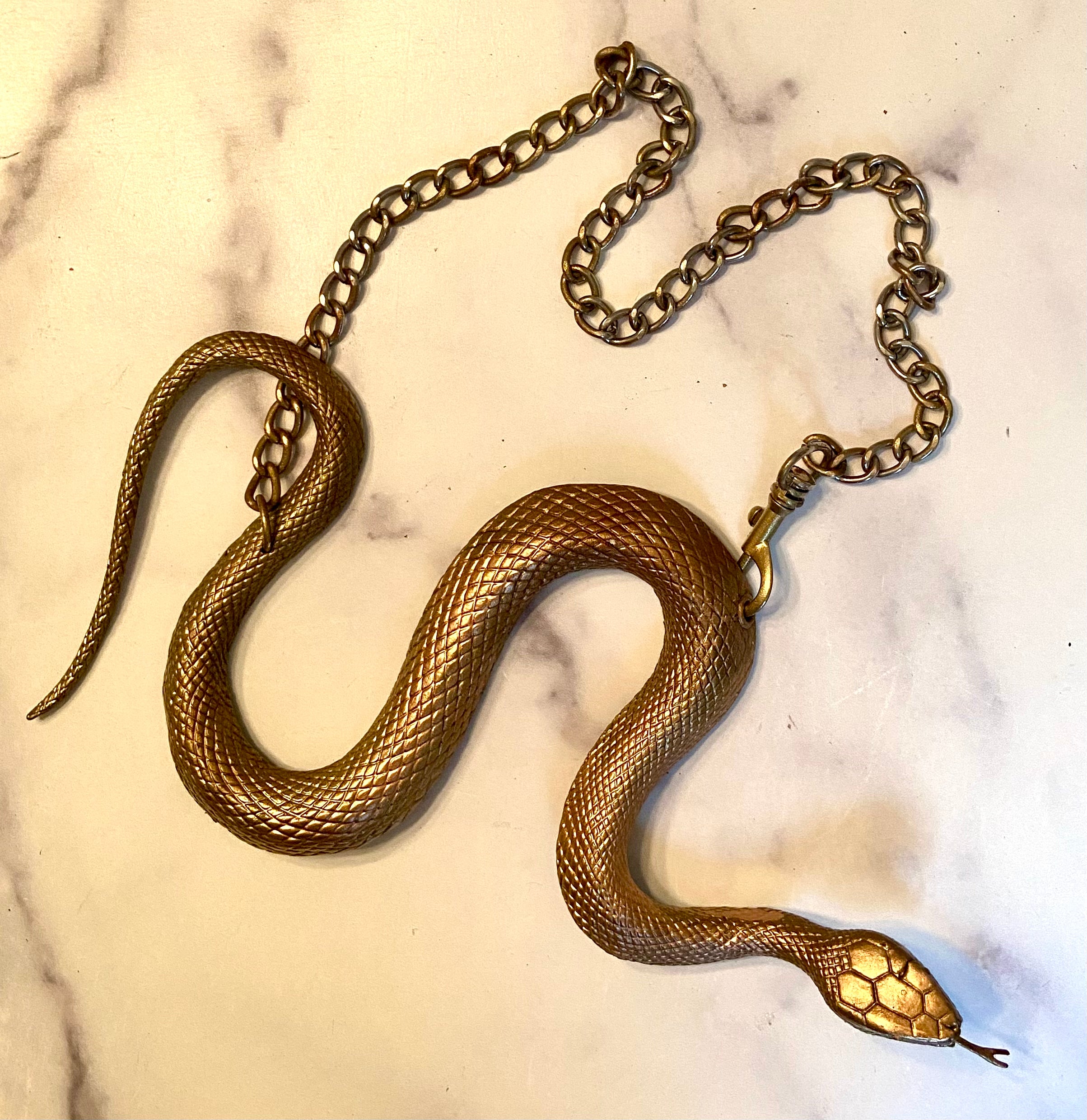 Watch out the snake choker