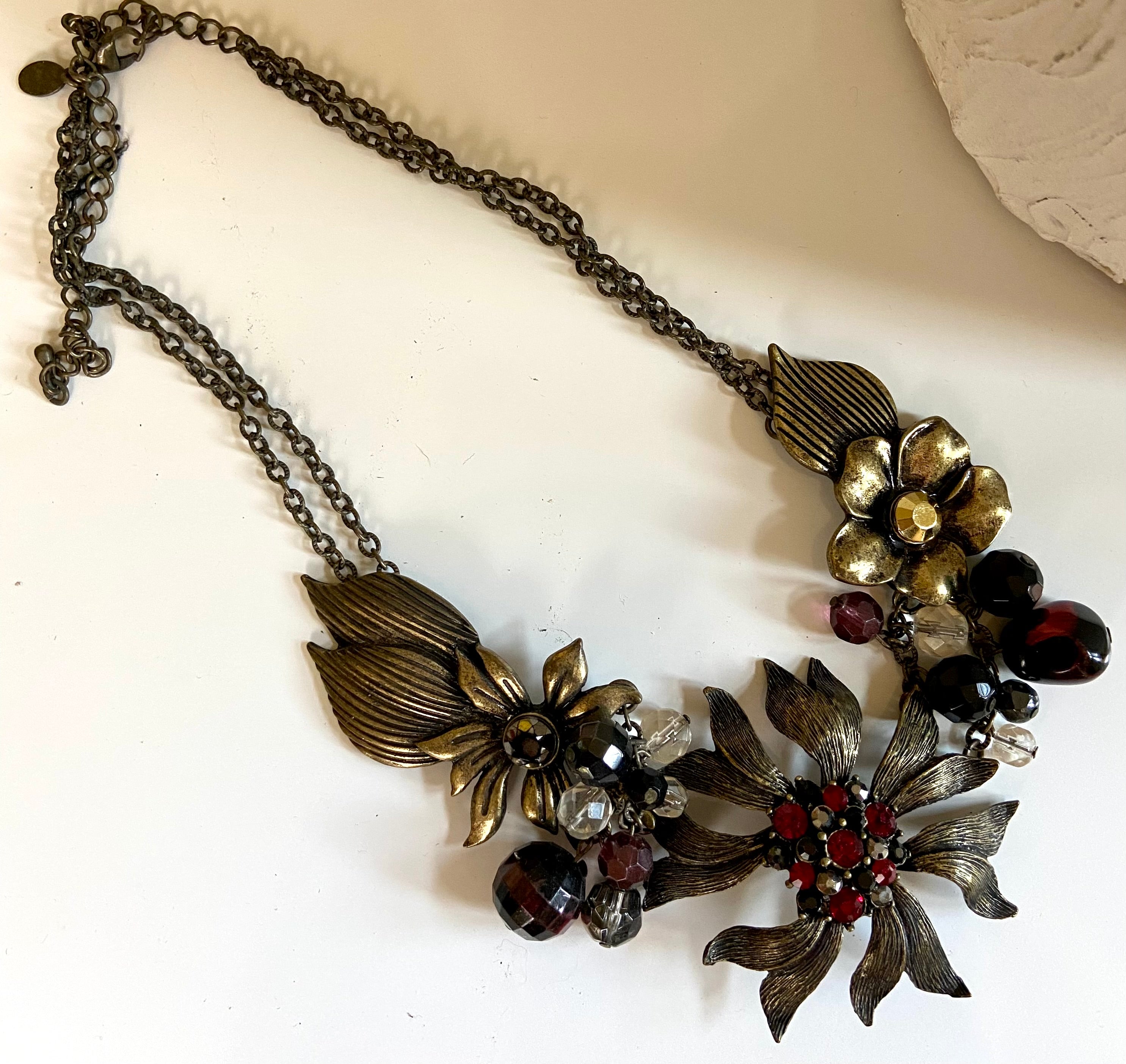 Chunky flower choker