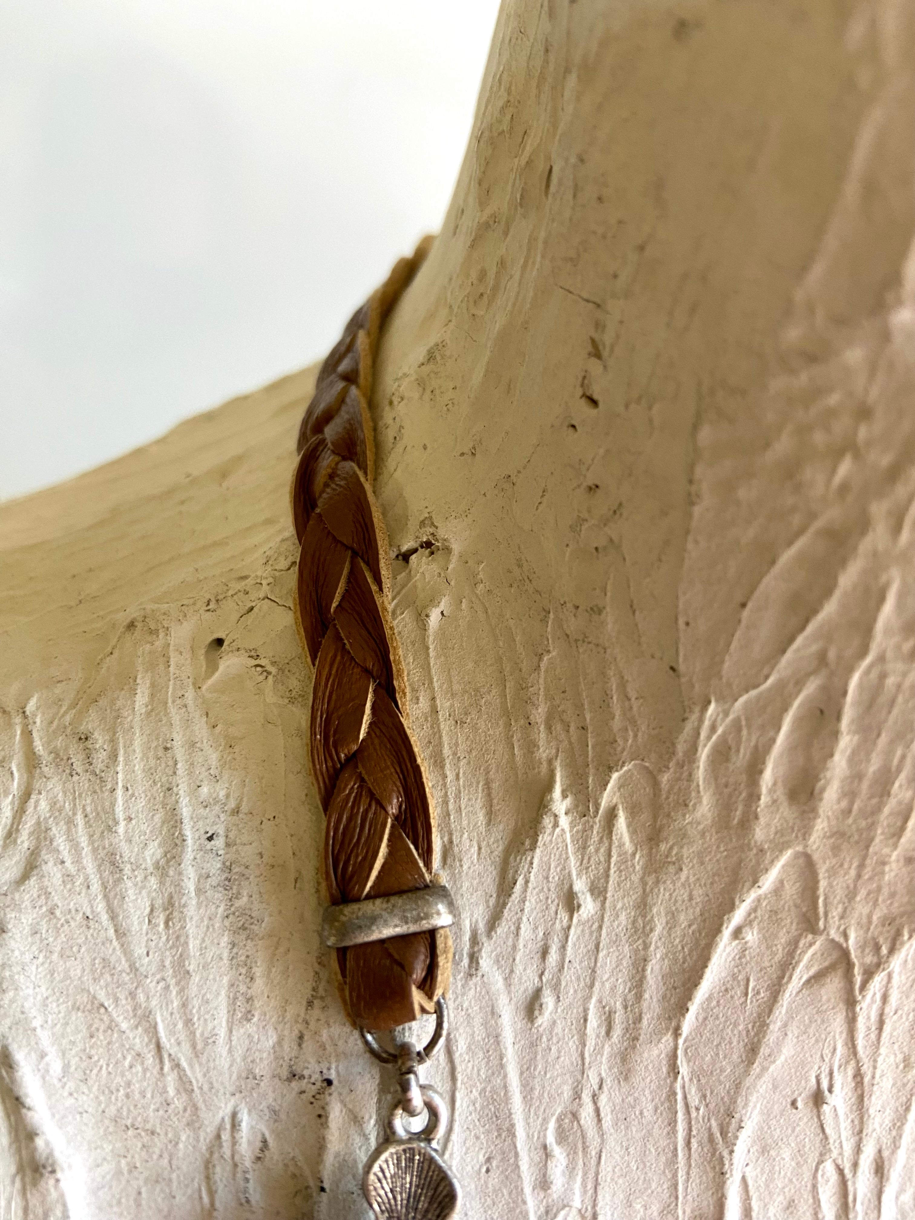 Fossil choker