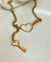 Key’s heart choker
