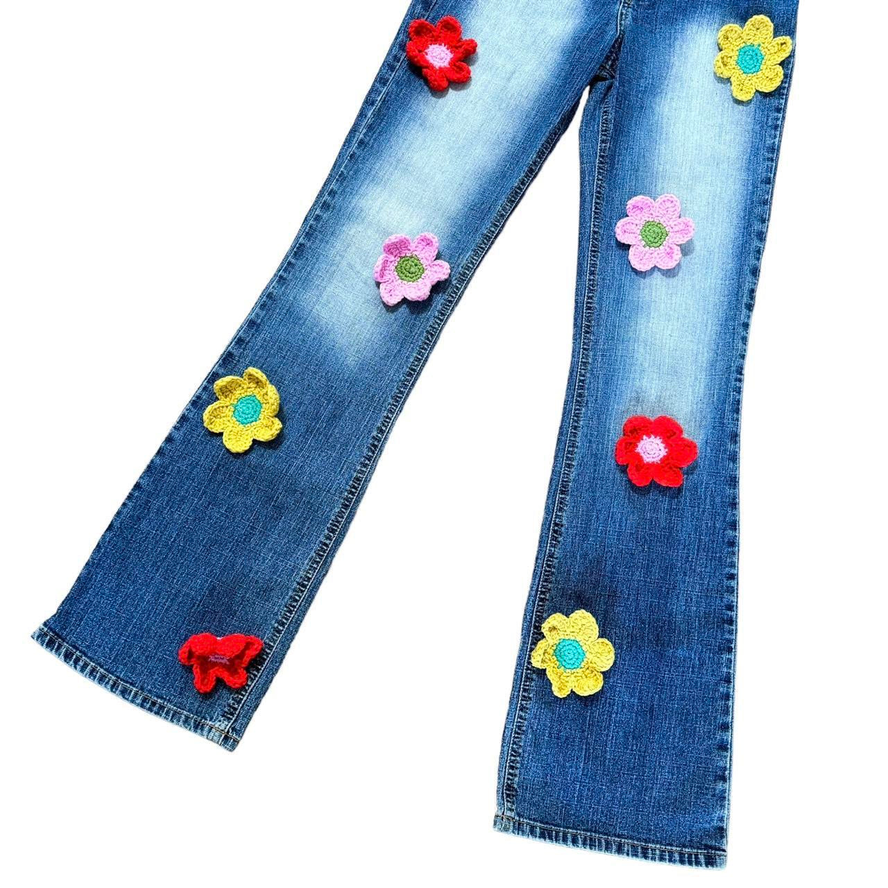 Y2K Crochet Blossom Guess Jeans (S)