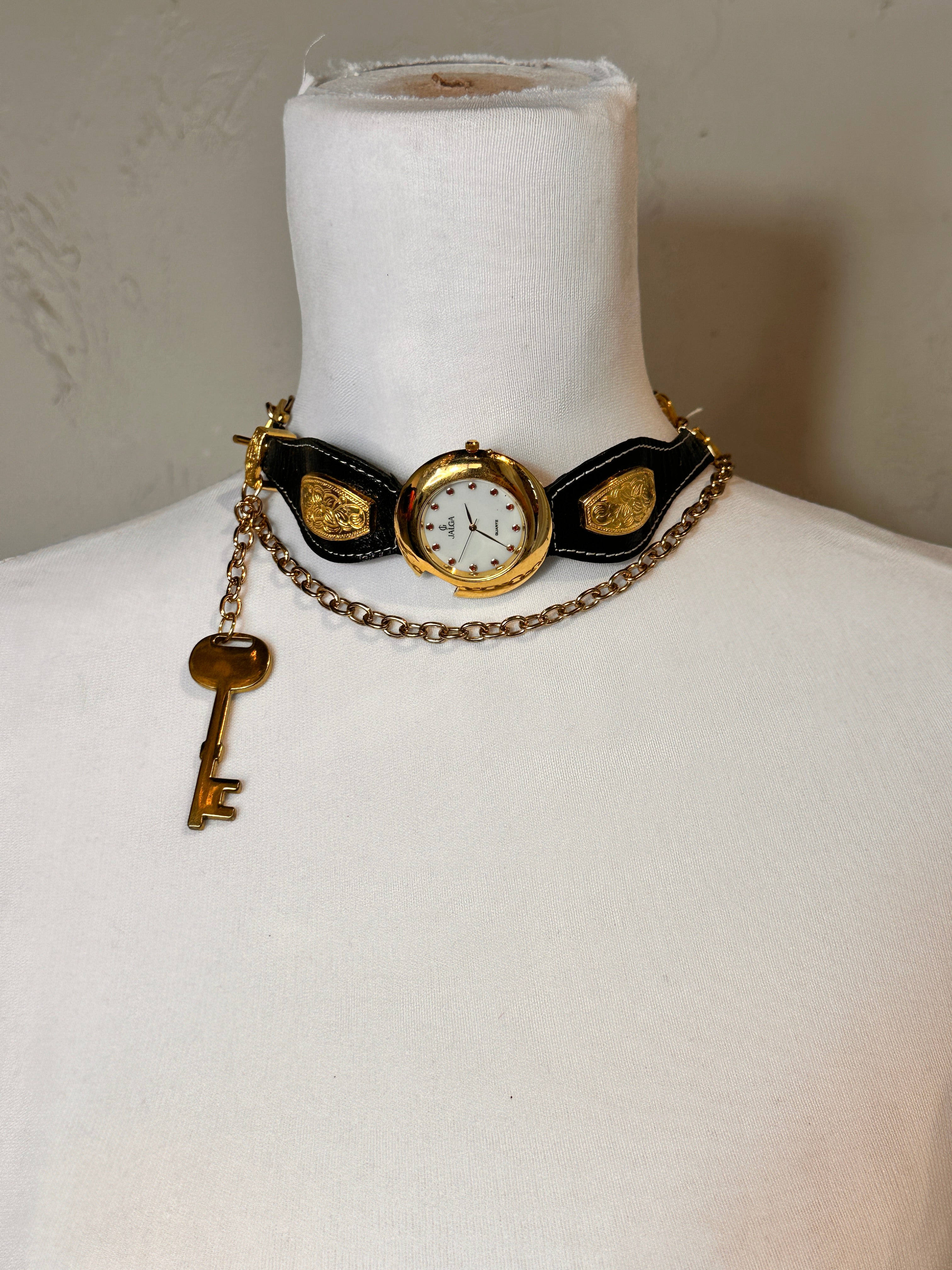 Everything in Time Choker