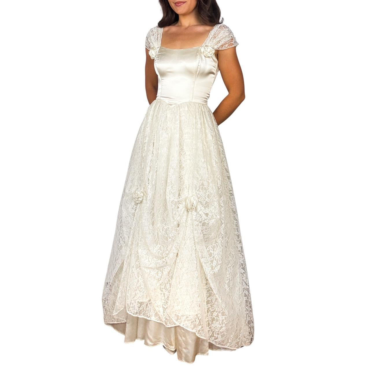 Vintage Gunne Sax Wedding Gown (XS/S) Holy Thrift Vintage Gunne Sax Wedding Gown (XS/S) Holy Thrift