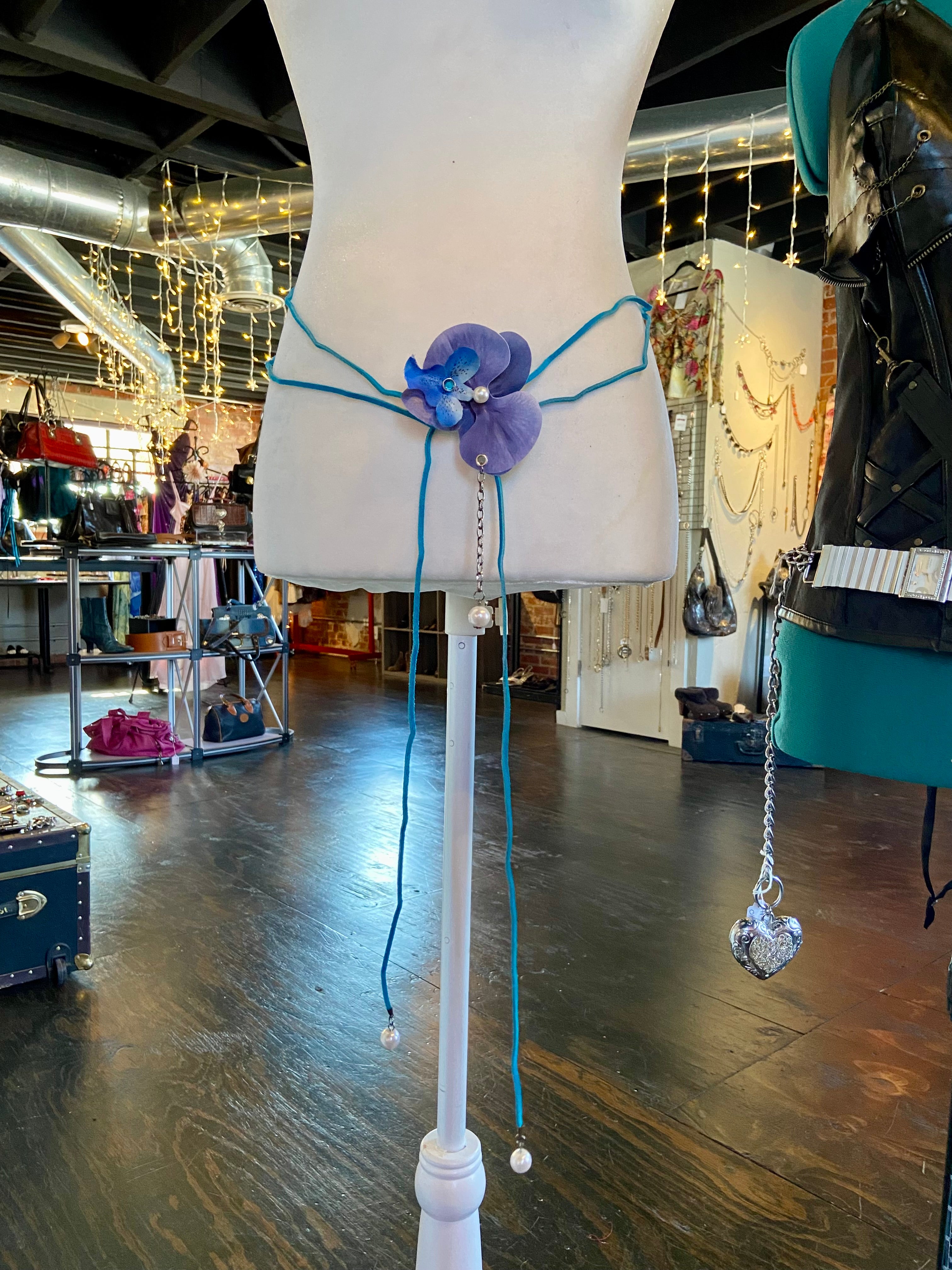 Blue flower choker & belt