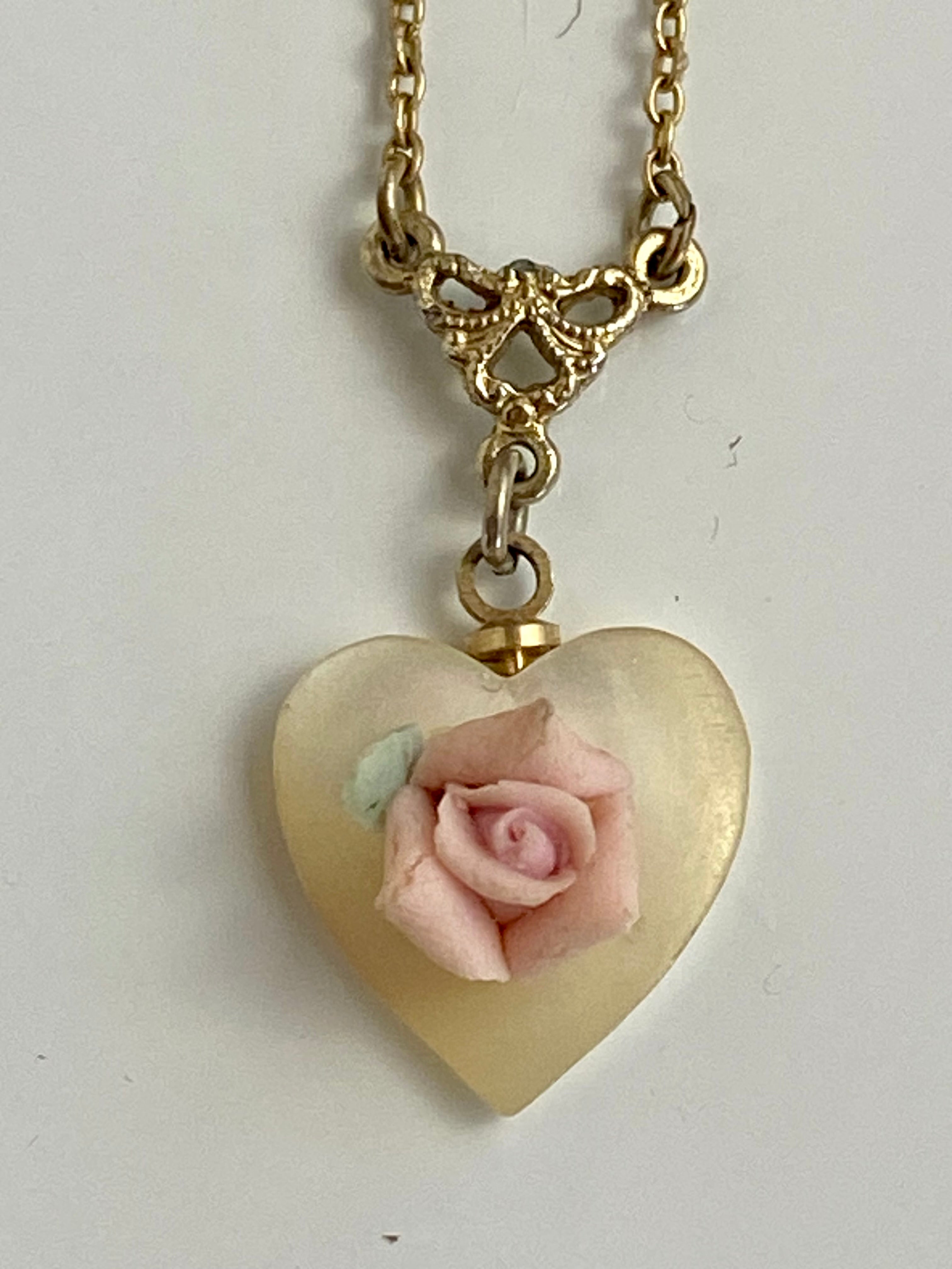 Vintage rosé necklace