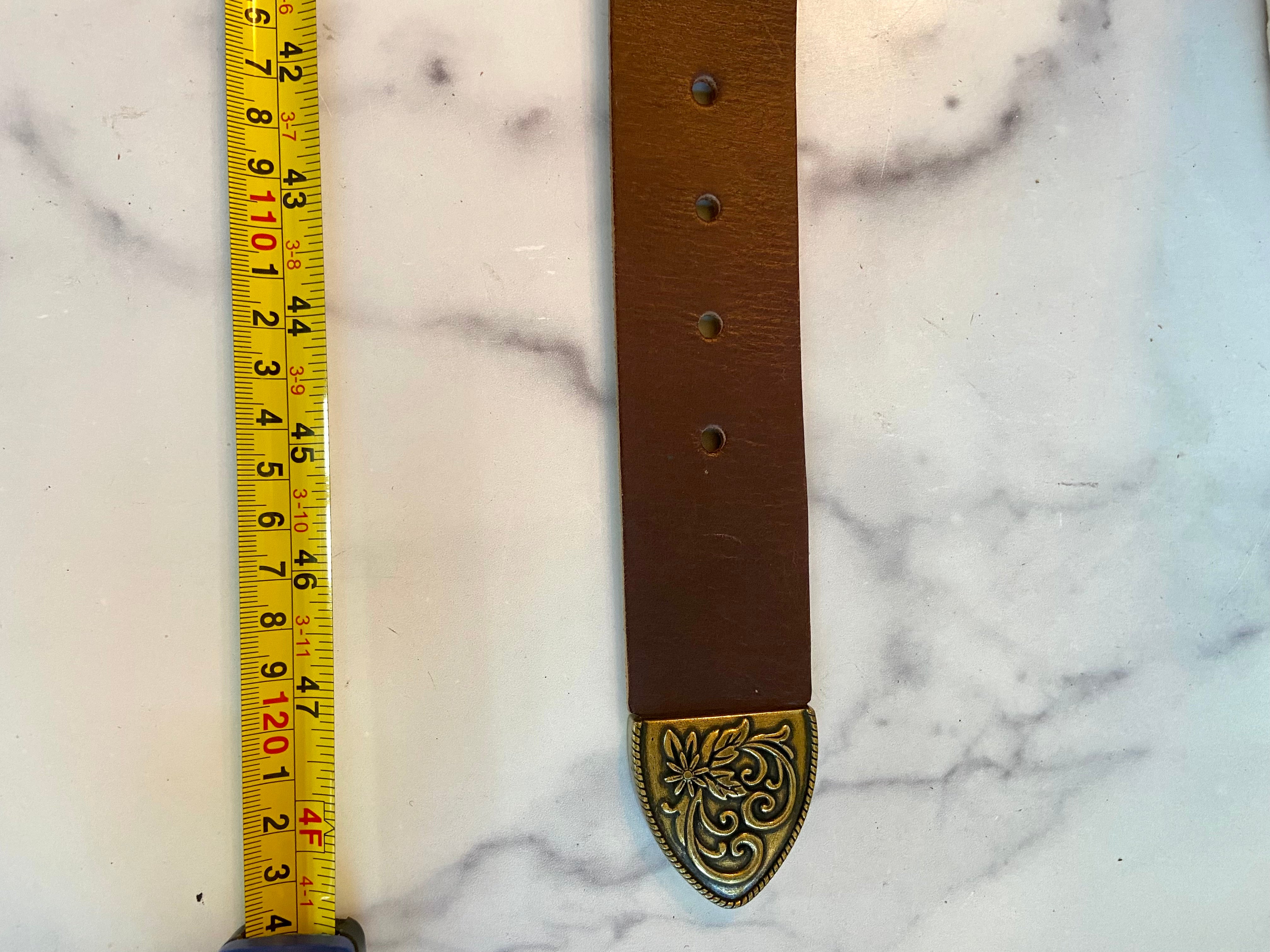 Big bronze buckle leather belt