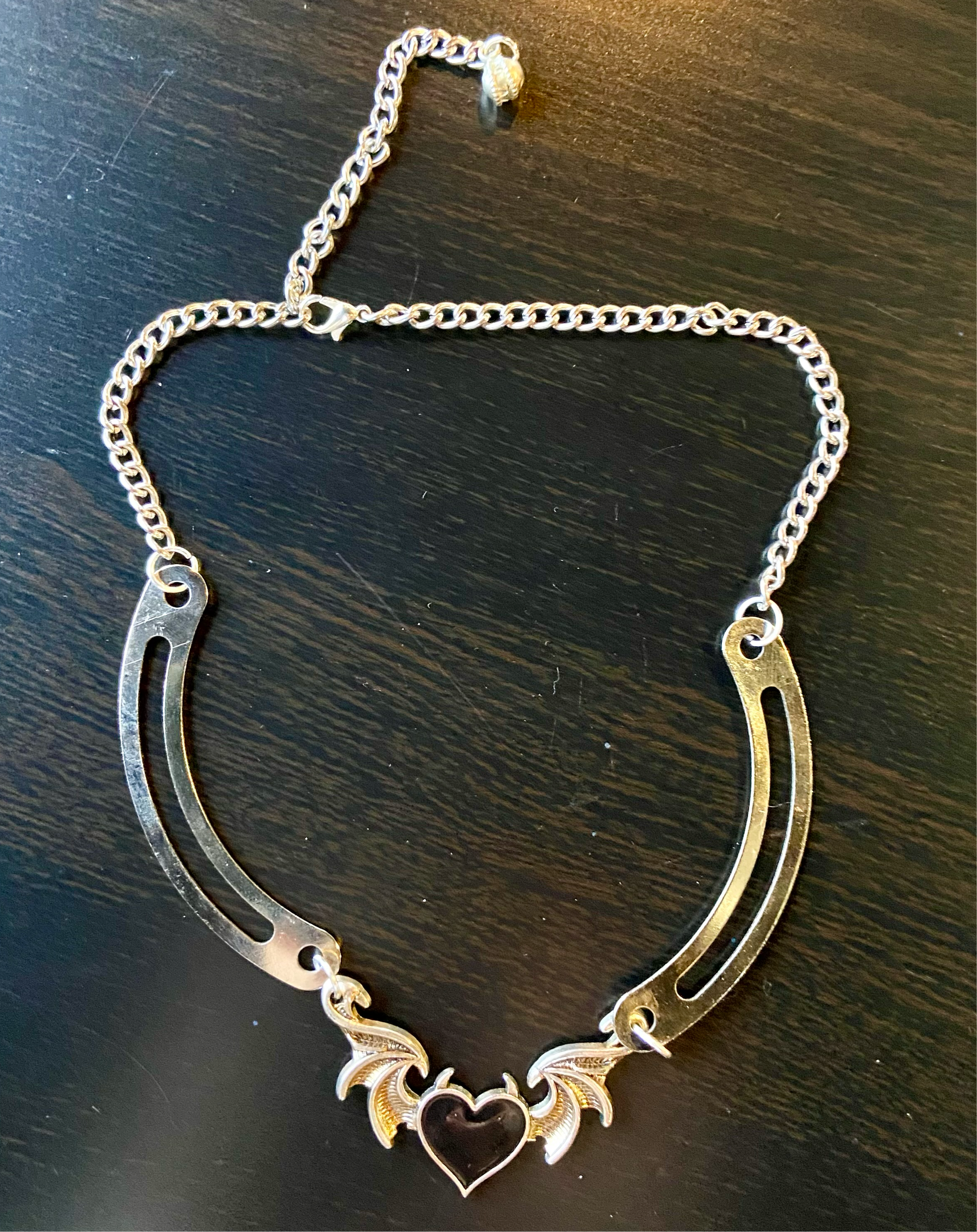 Black heart choker