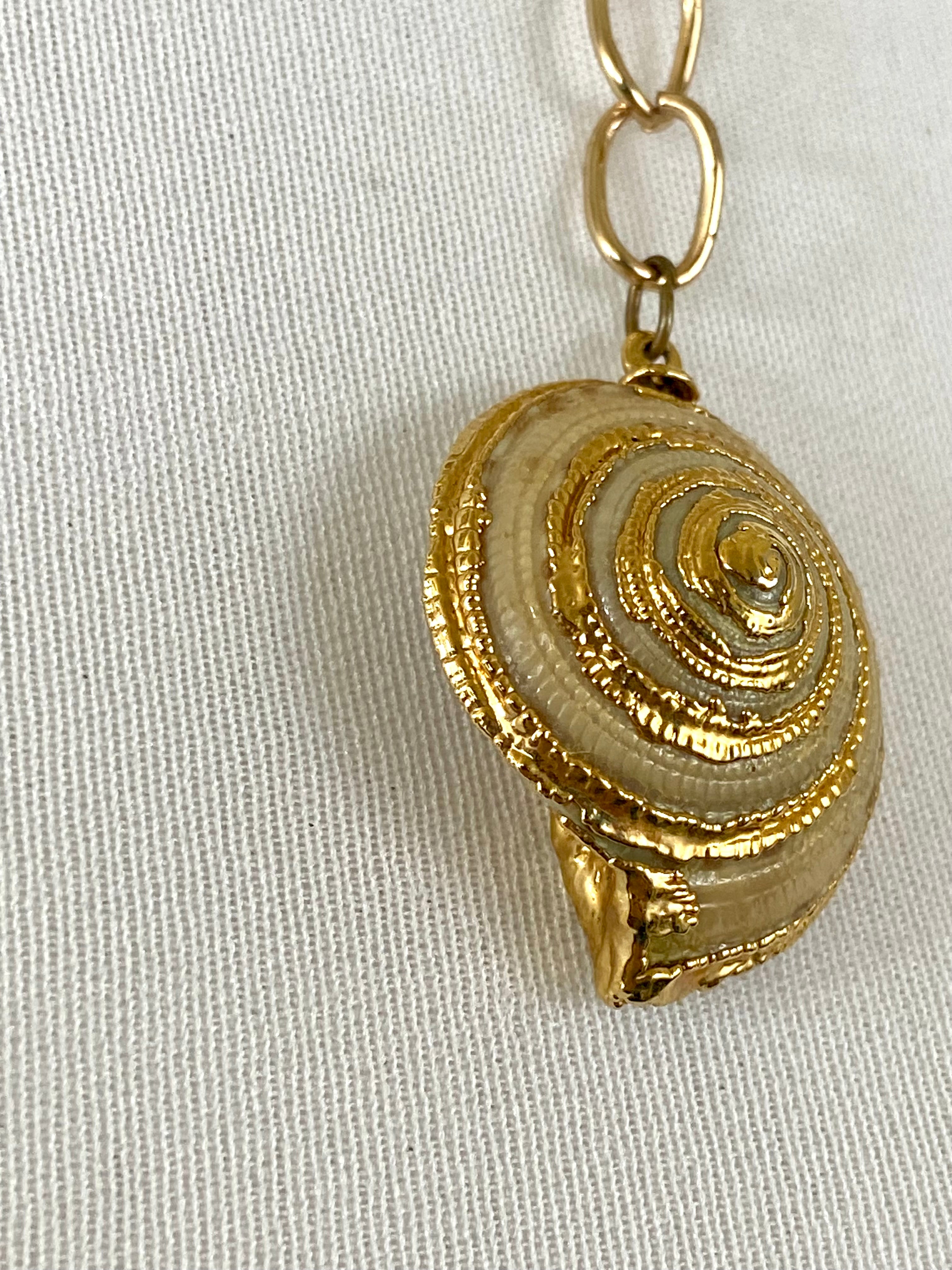 Busy gold choker