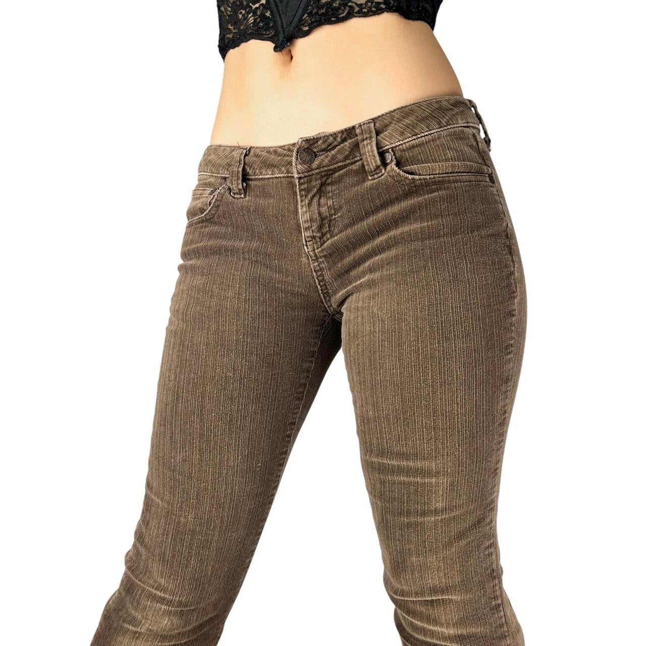 2000s Mocha Low Rise Corduroy Flares (S) – Holy Thrift 2000s Mocha Low Rise Corduroy Flares (S) – Holy Thrift