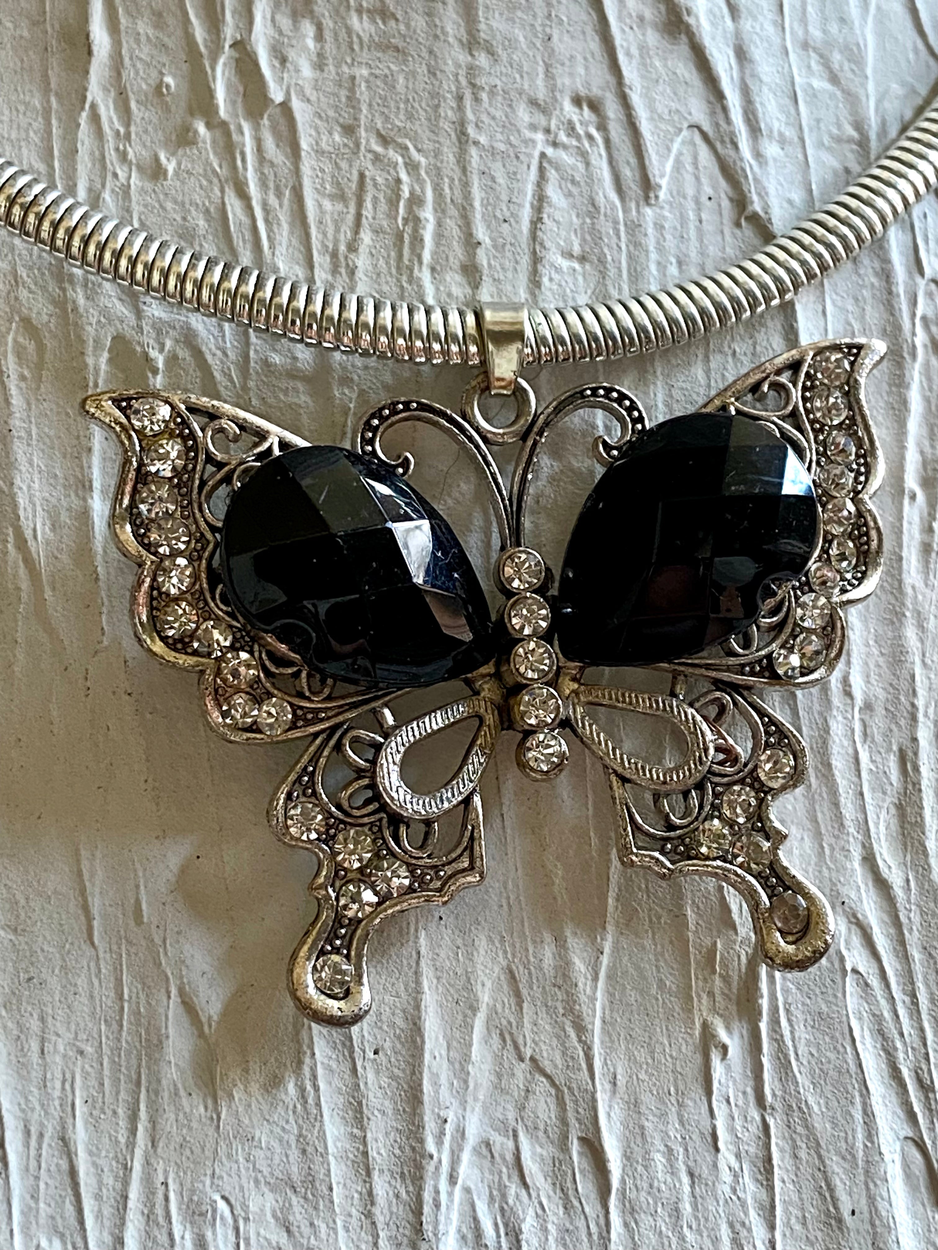 Black butterfly choker