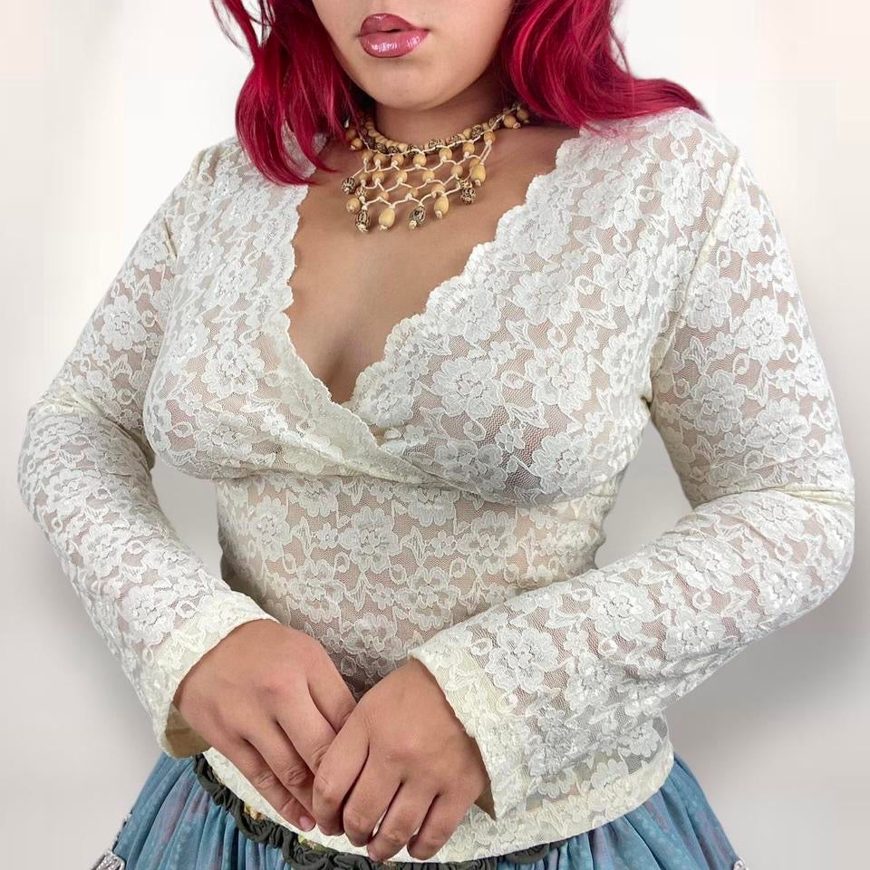 2000s Ivory Lace Top (M-L)