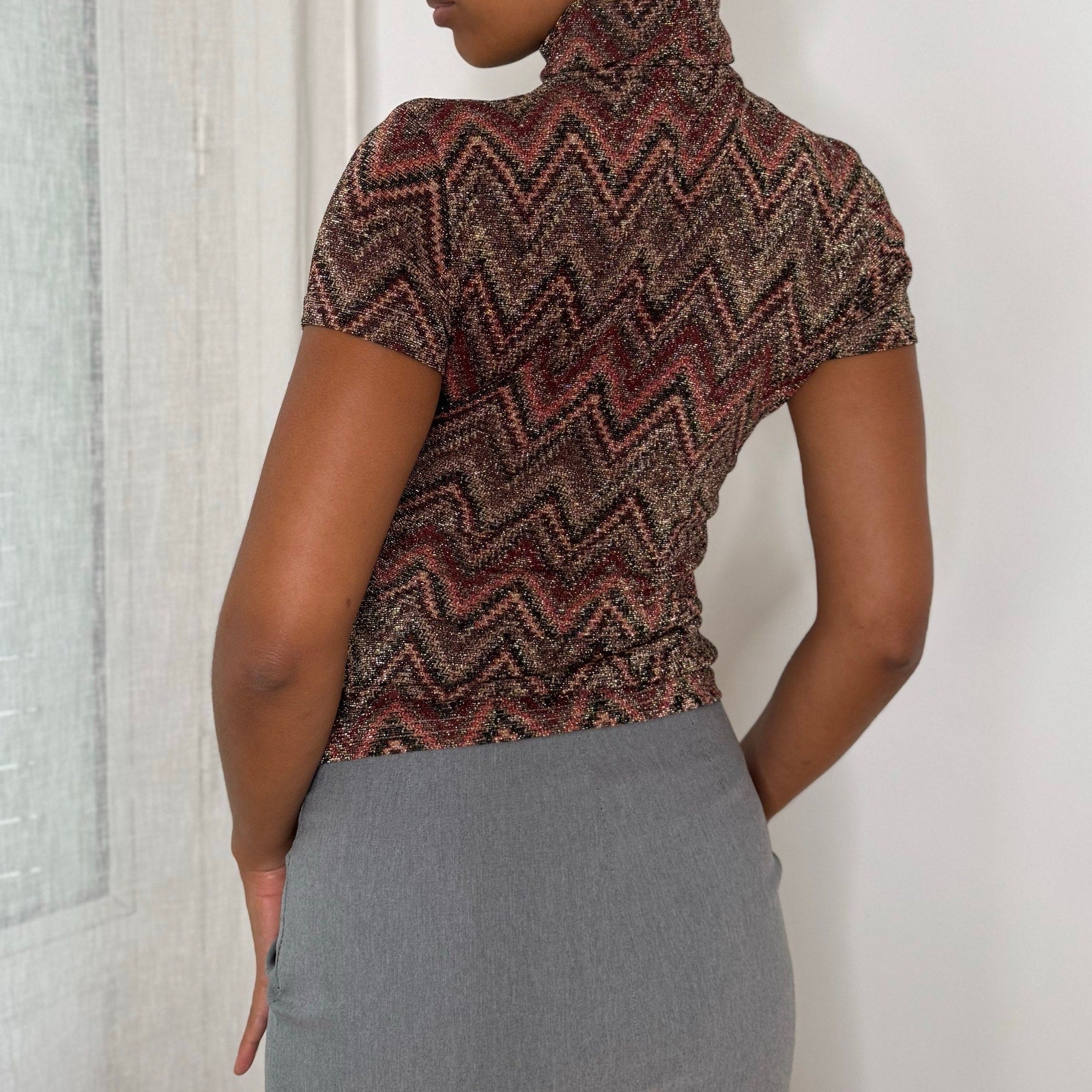 Italian Vintage Brown Copper Metallic Chevron Zigzag Knit Short Sleeve Turtleneck Top