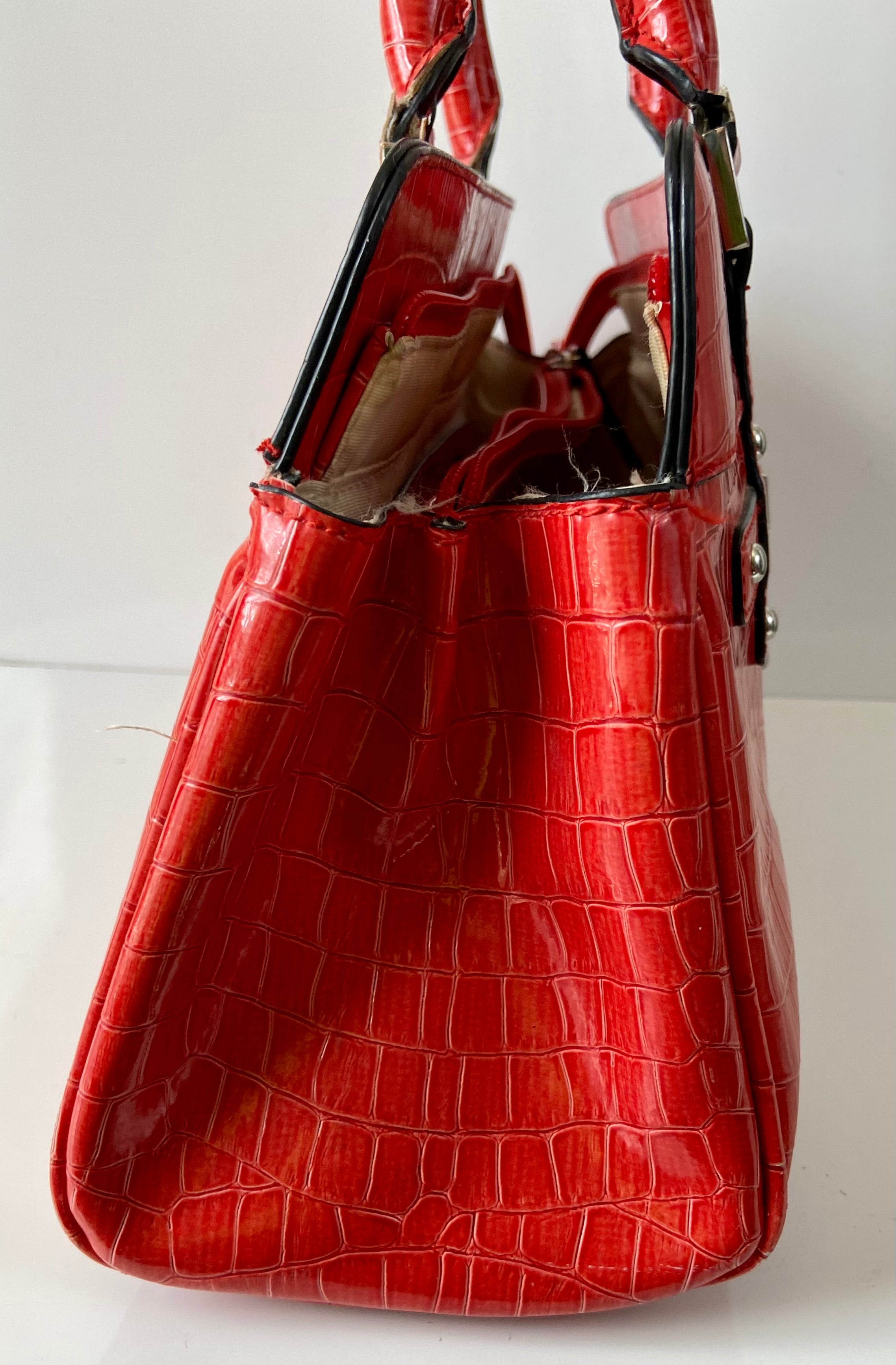 2000s Red Guess Shoulder Bag