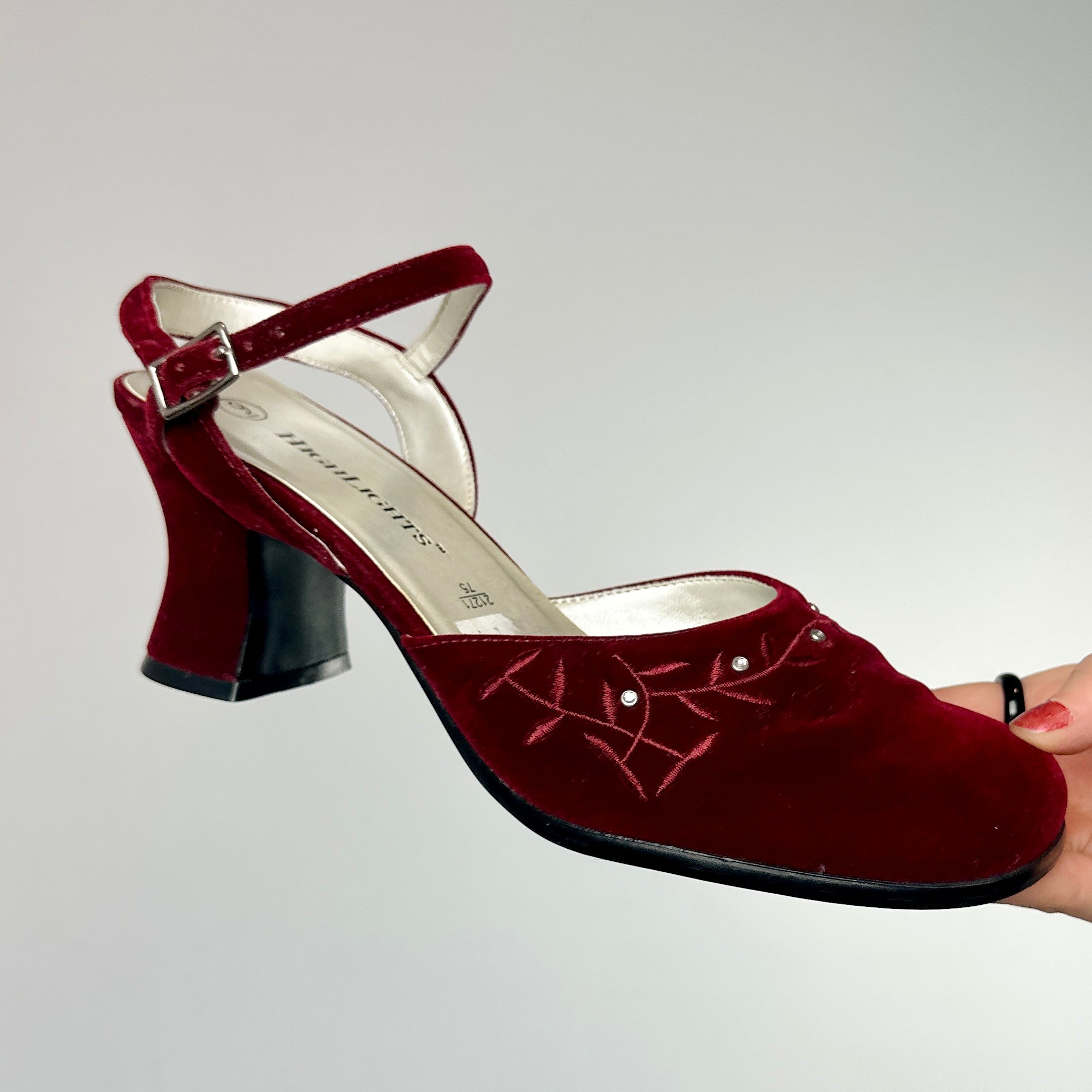 Red Velvet Heels (9)