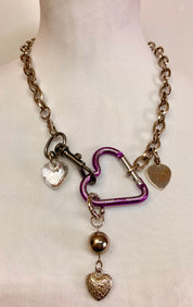 Lock it heart choker