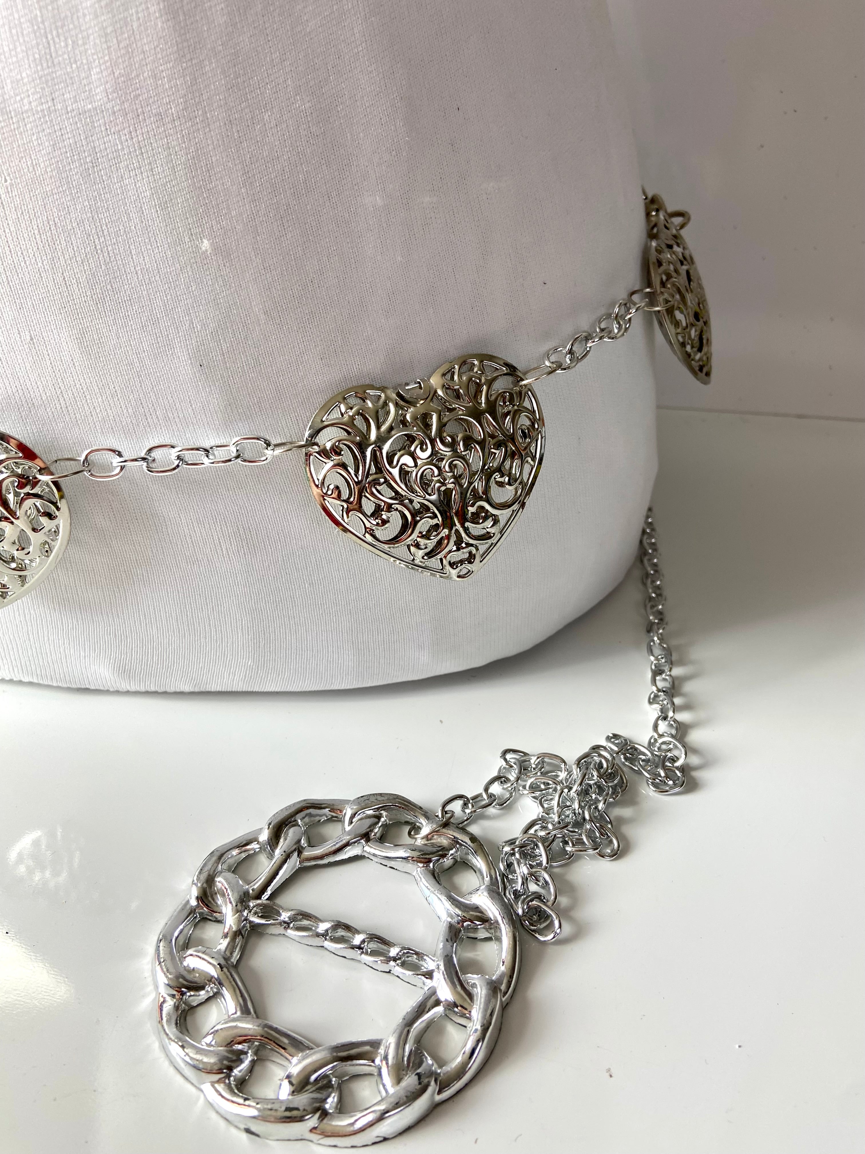 Bulky hearts belt