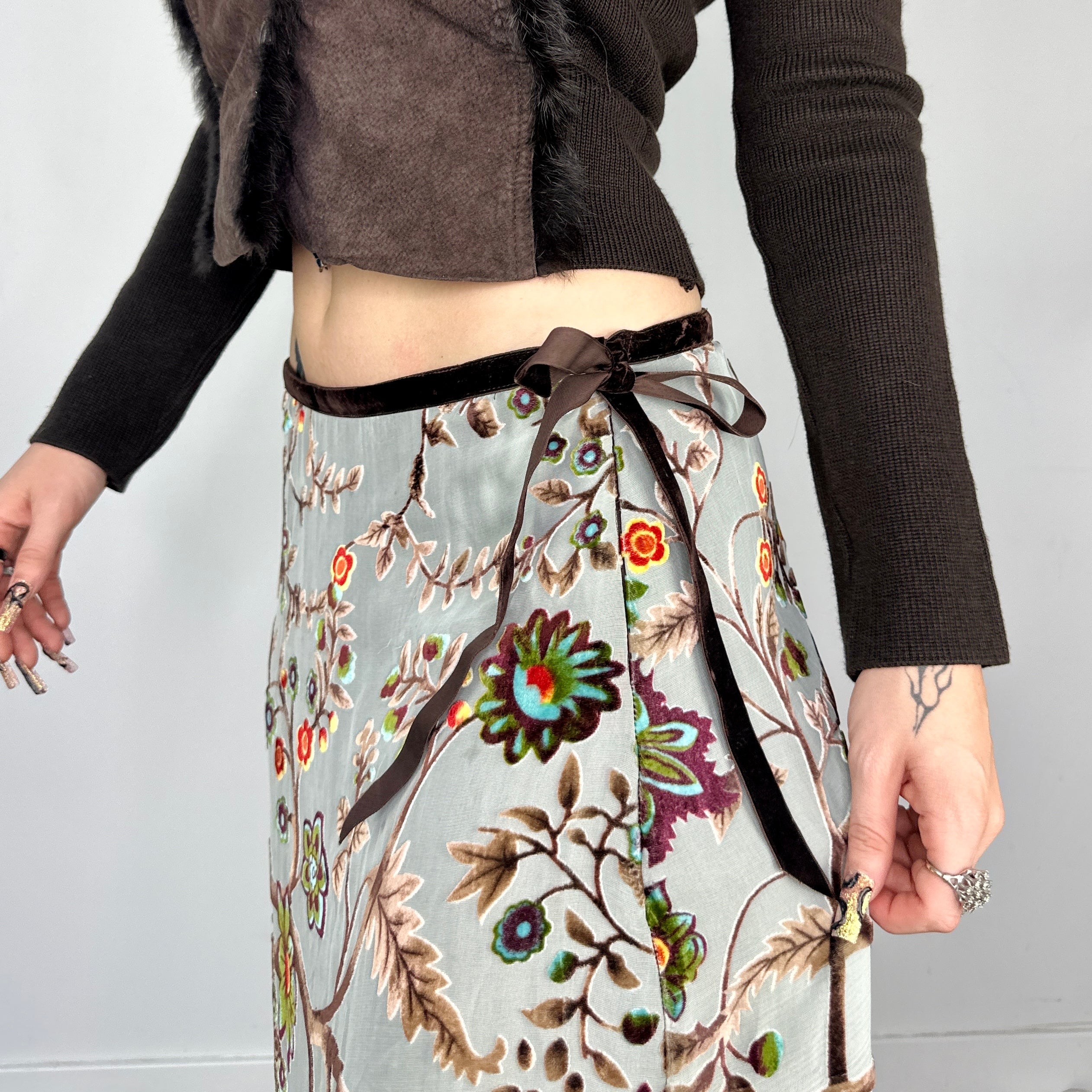 Velvety Floral Midi Skirt (M)