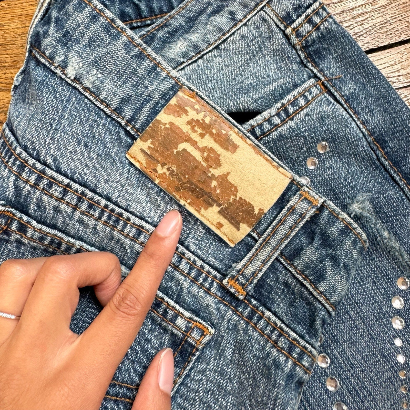 Vintage Y2k Jeans with rhinestones detailing (XS)