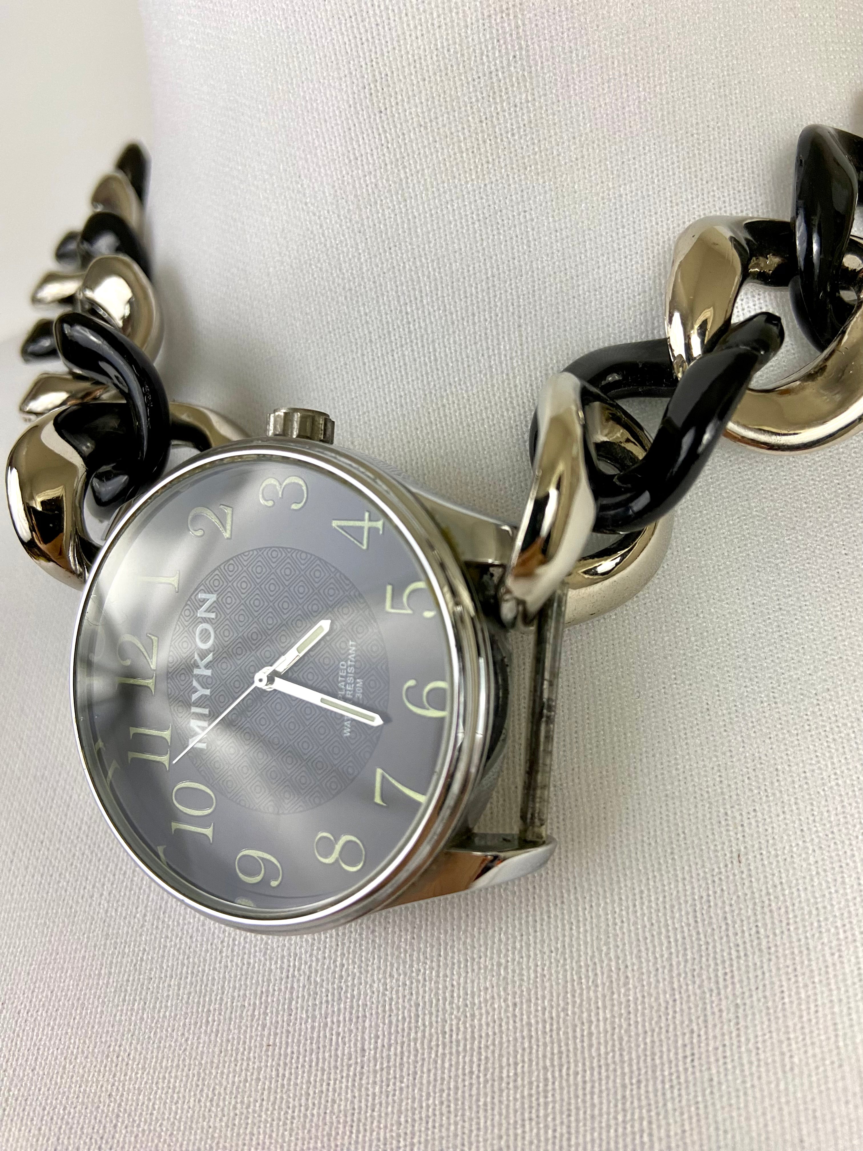 Black and silver watch ⏱️ choker