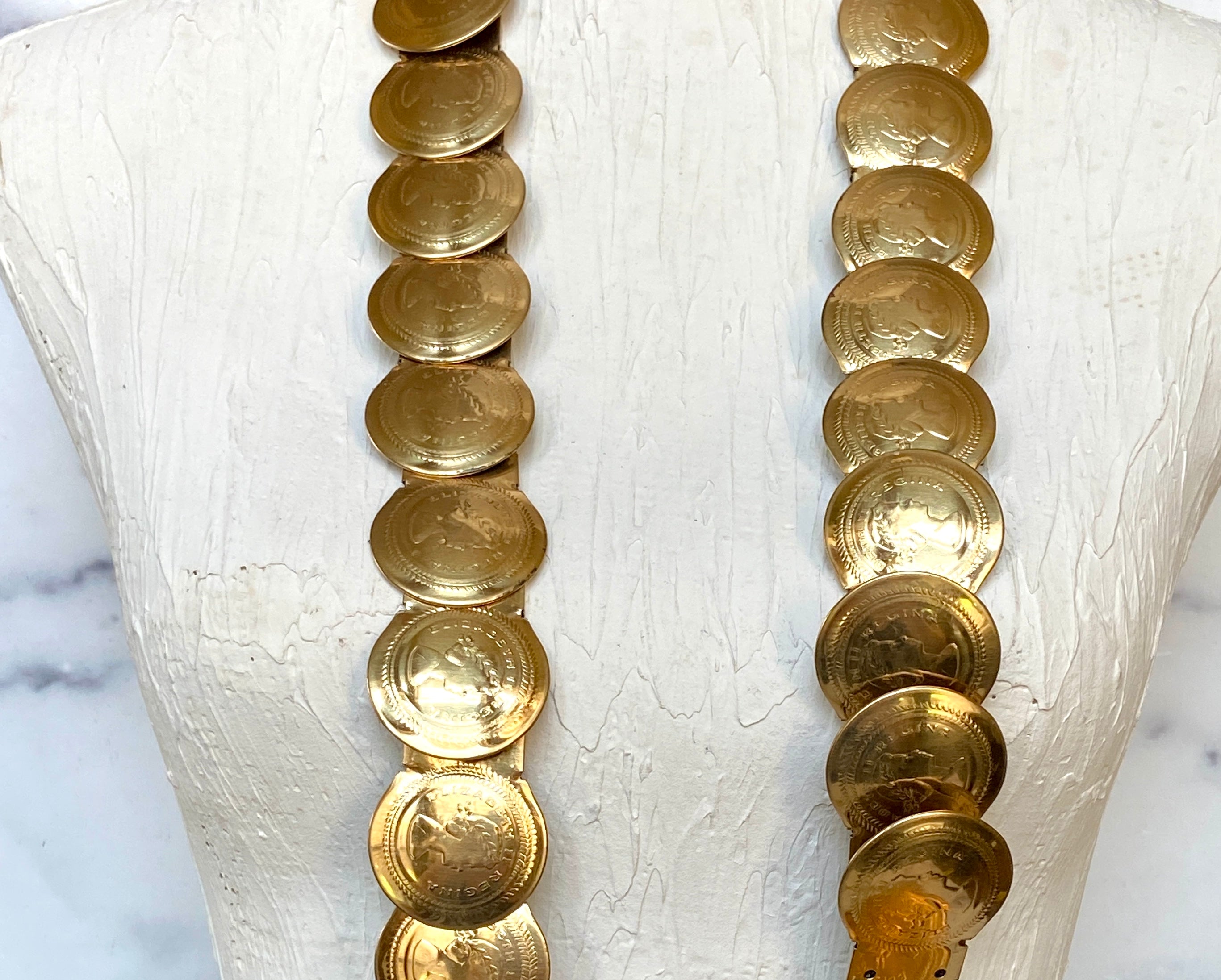 Queen vintage gold belt
