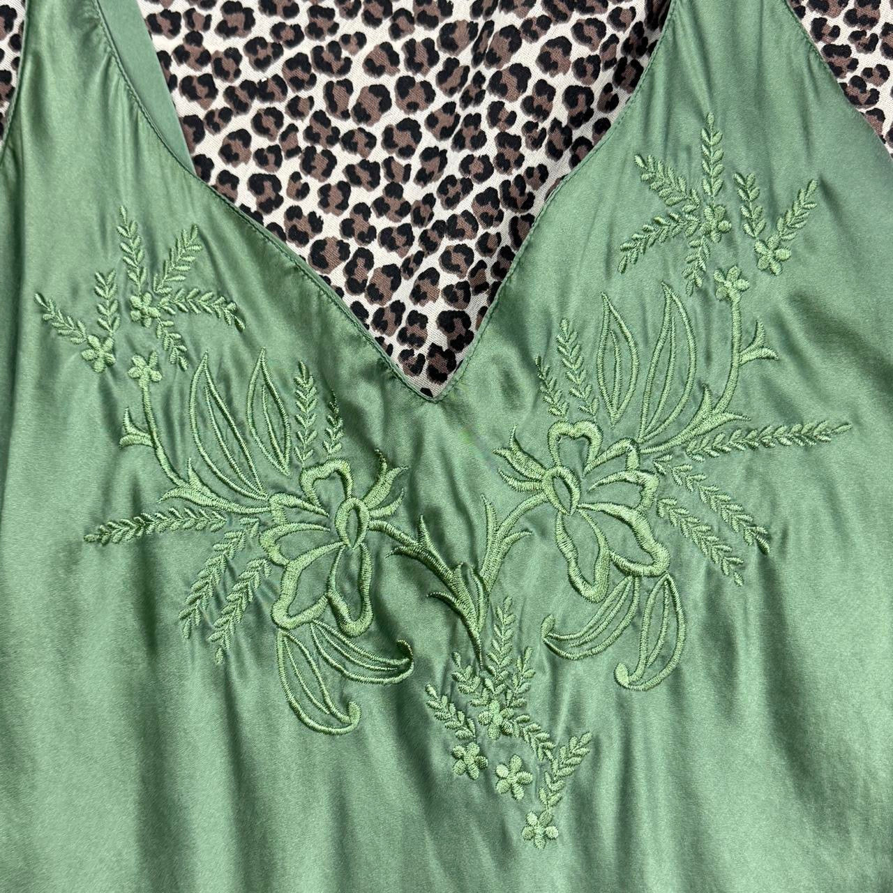 90s Victoria’s Secret Embroidered Silk Slip (M)