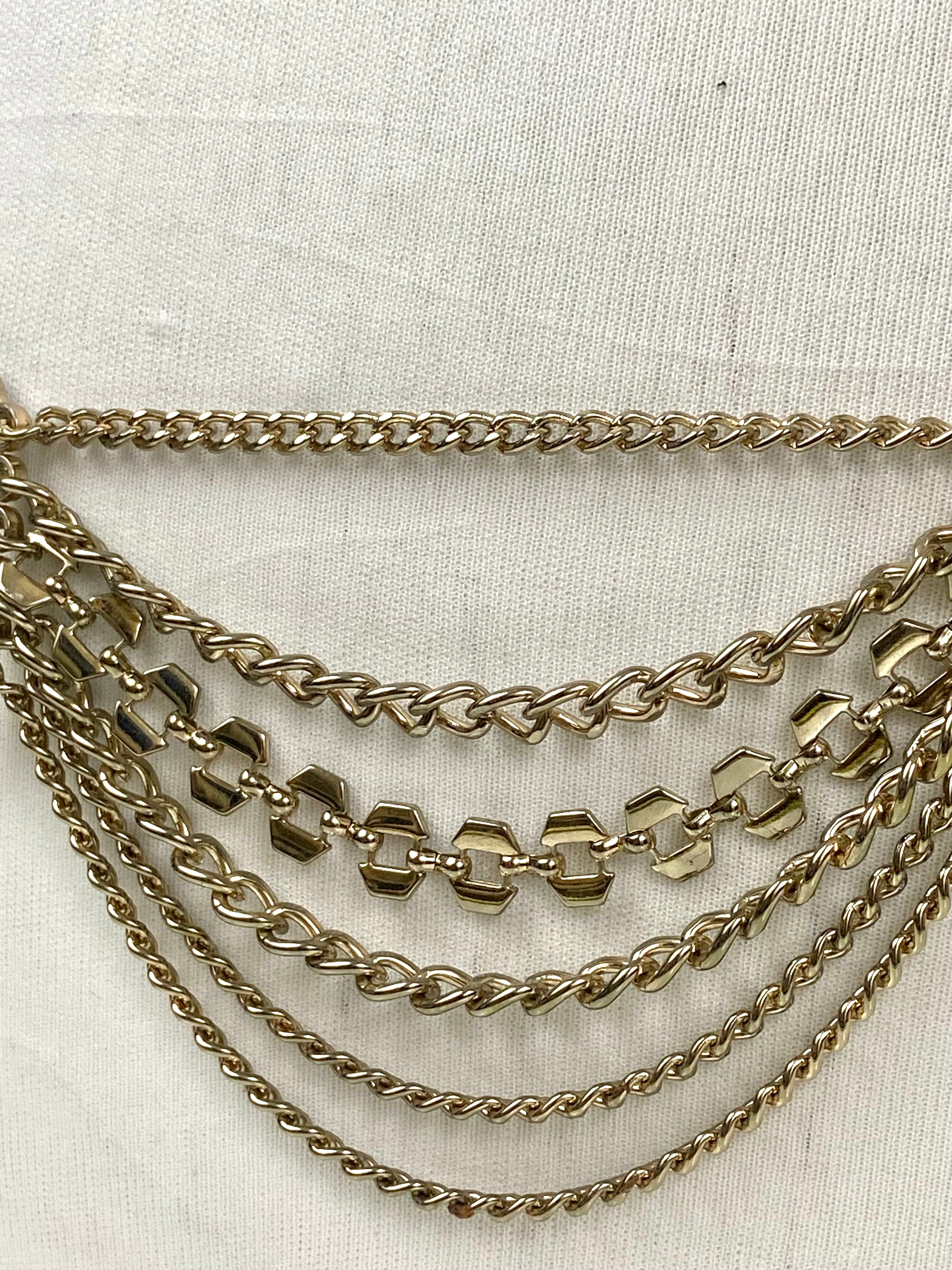 Circle and chain belt