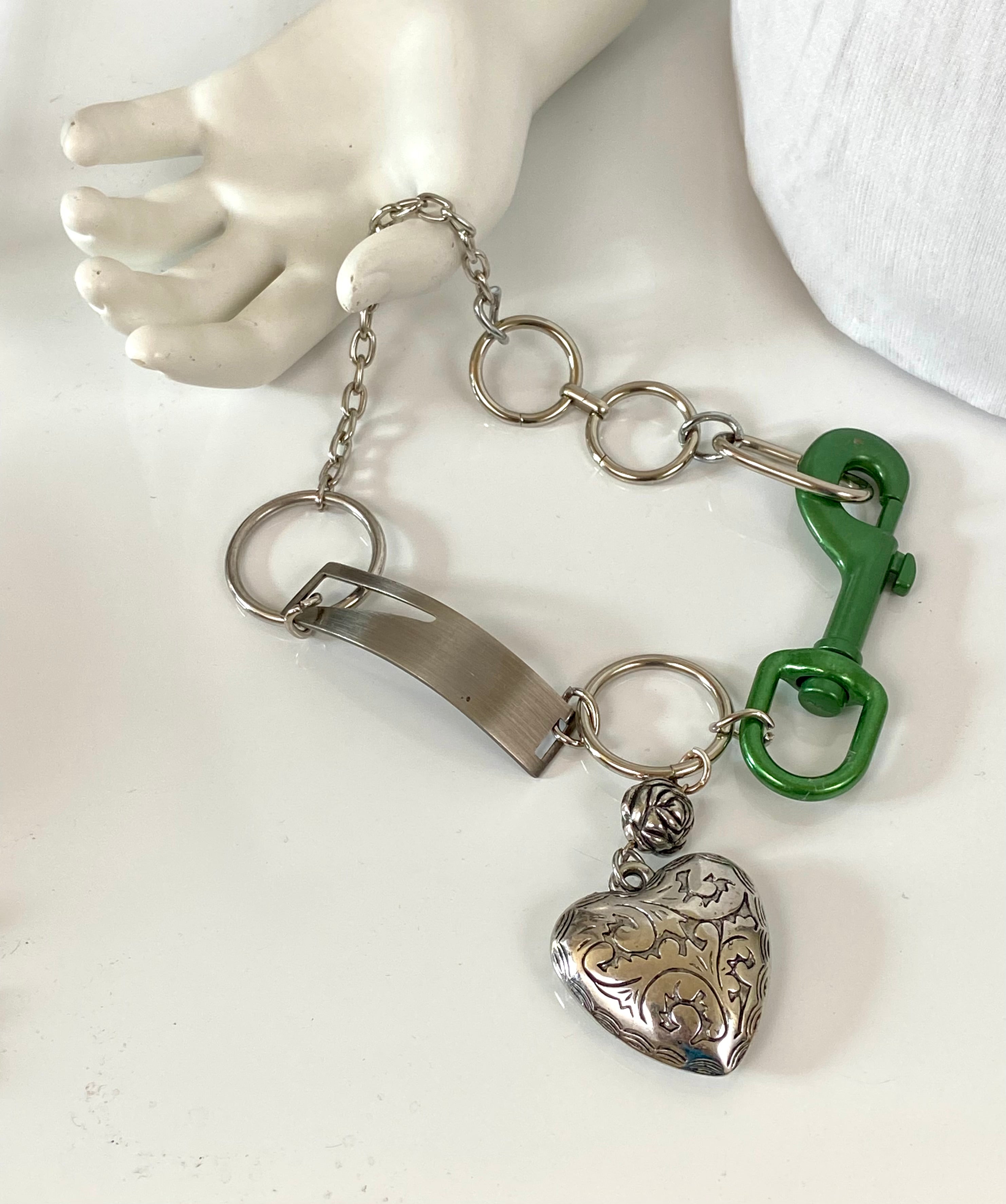 My messy heart 💜 choker