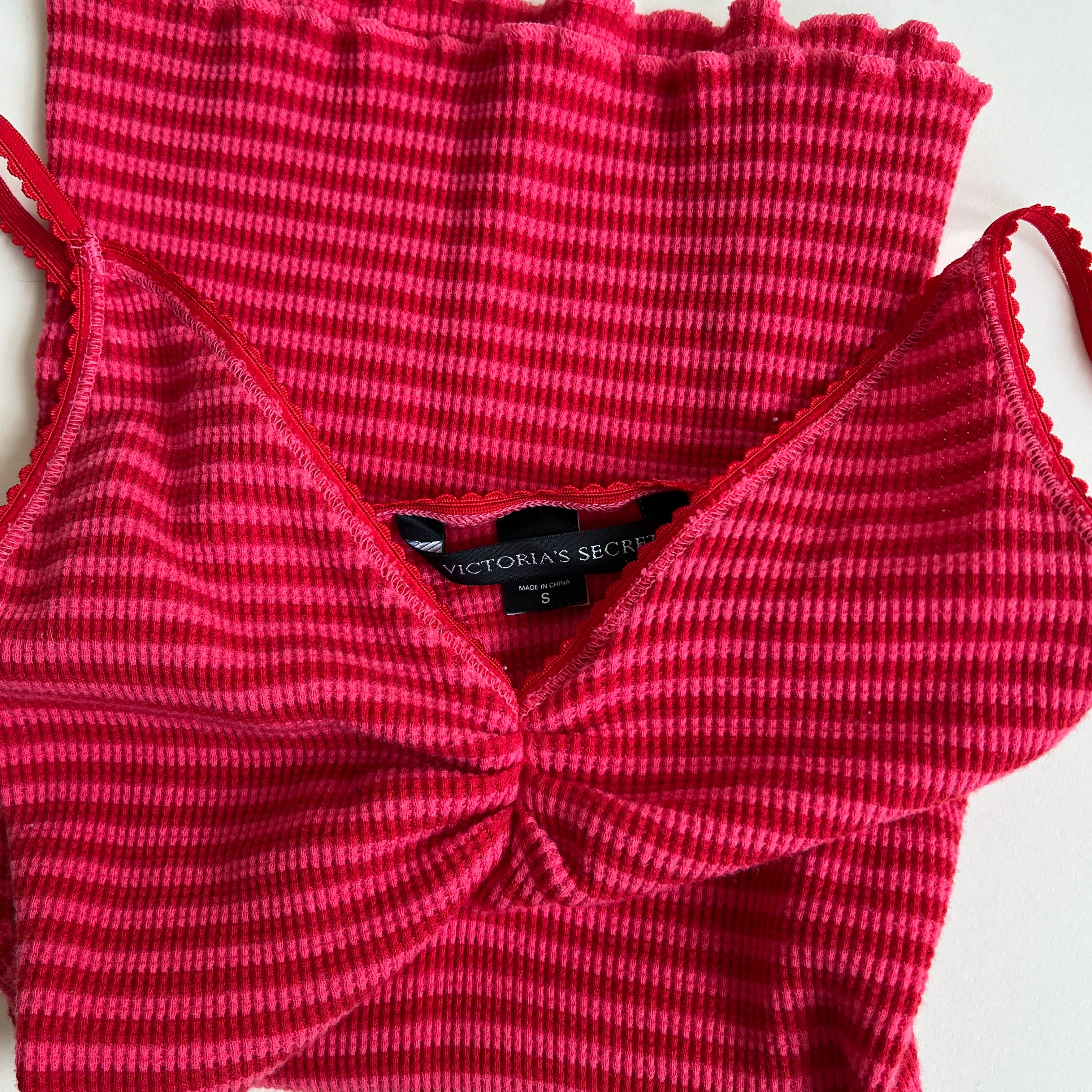 2000s VS pink stripe cami (xs/s)