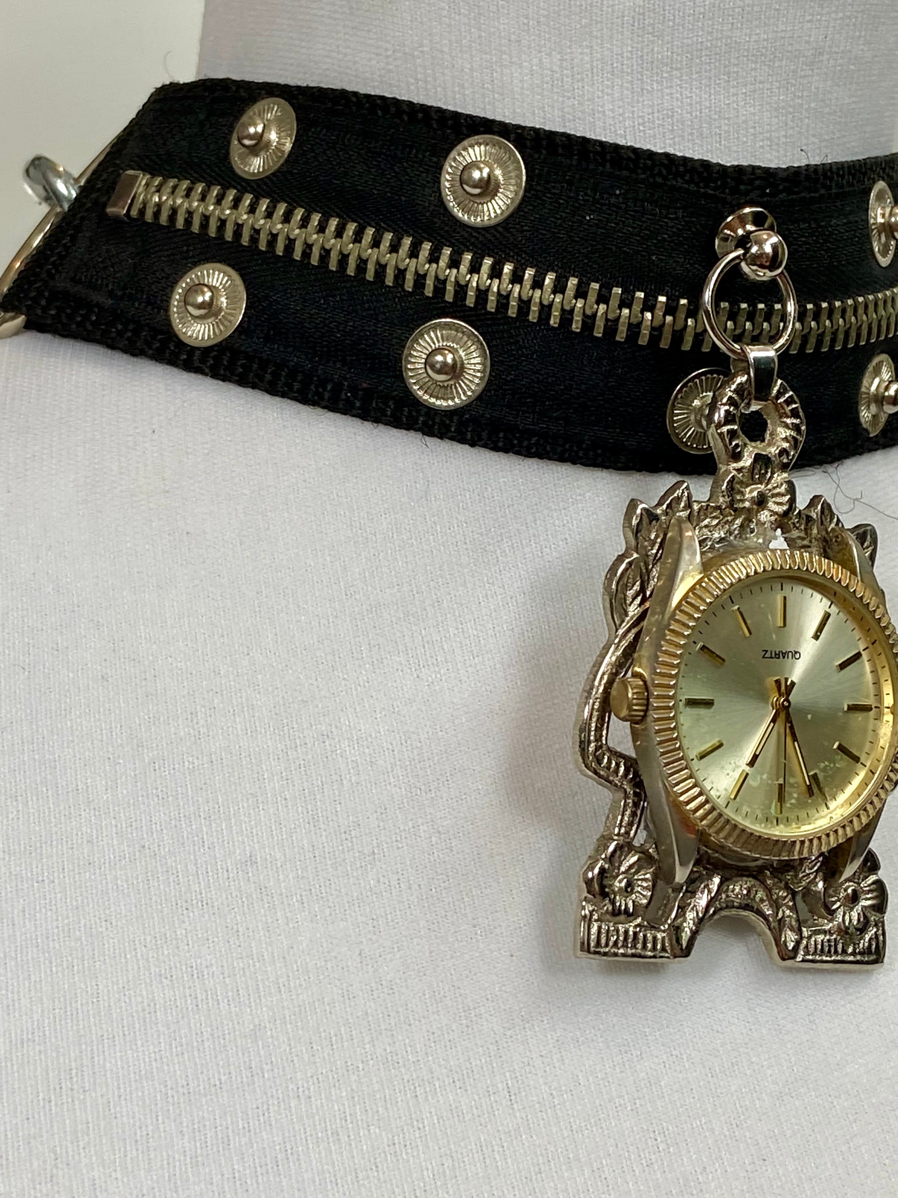 Zipper & watch choker