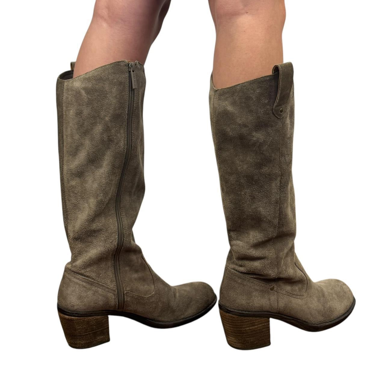 2000s Taupe Suede Knee High Boots (7.5)