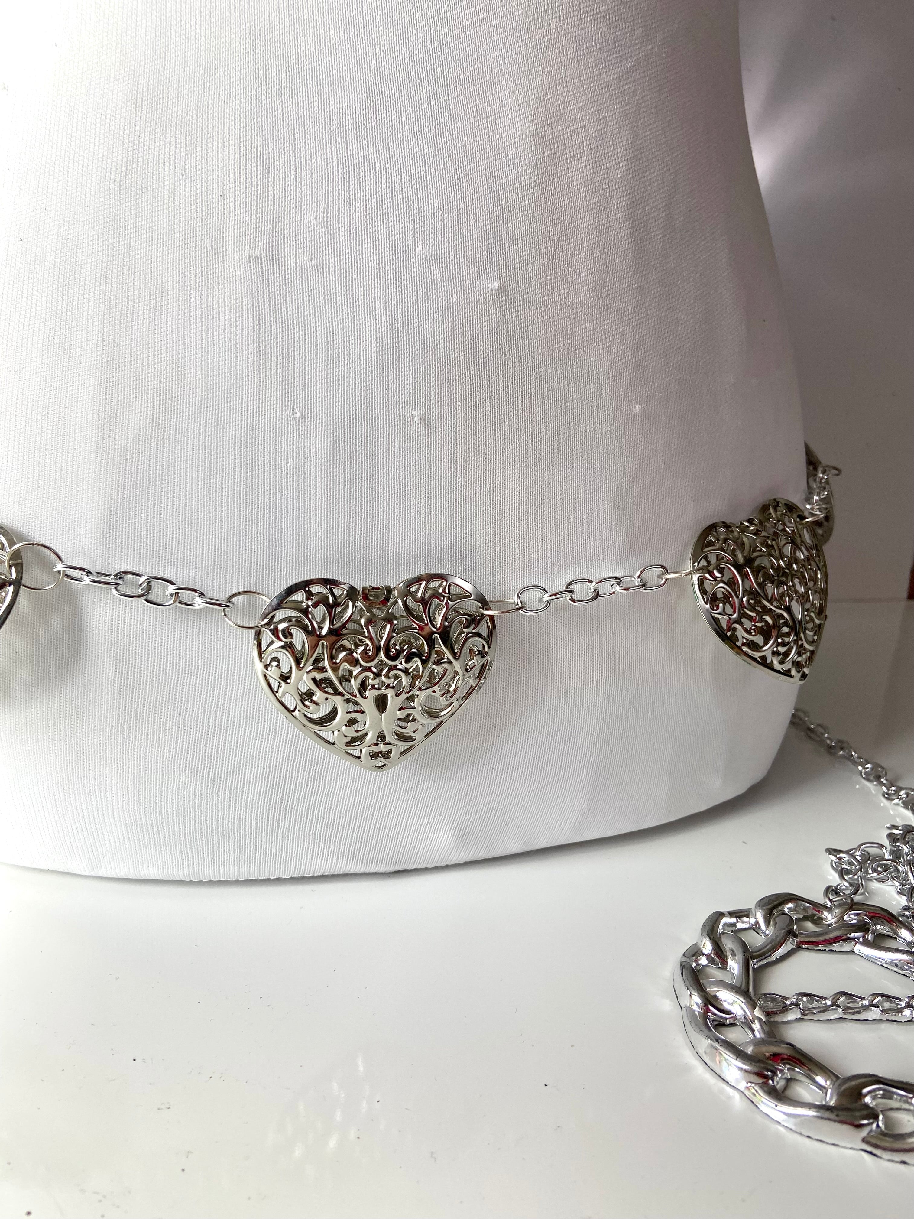 Bulky hearts belt