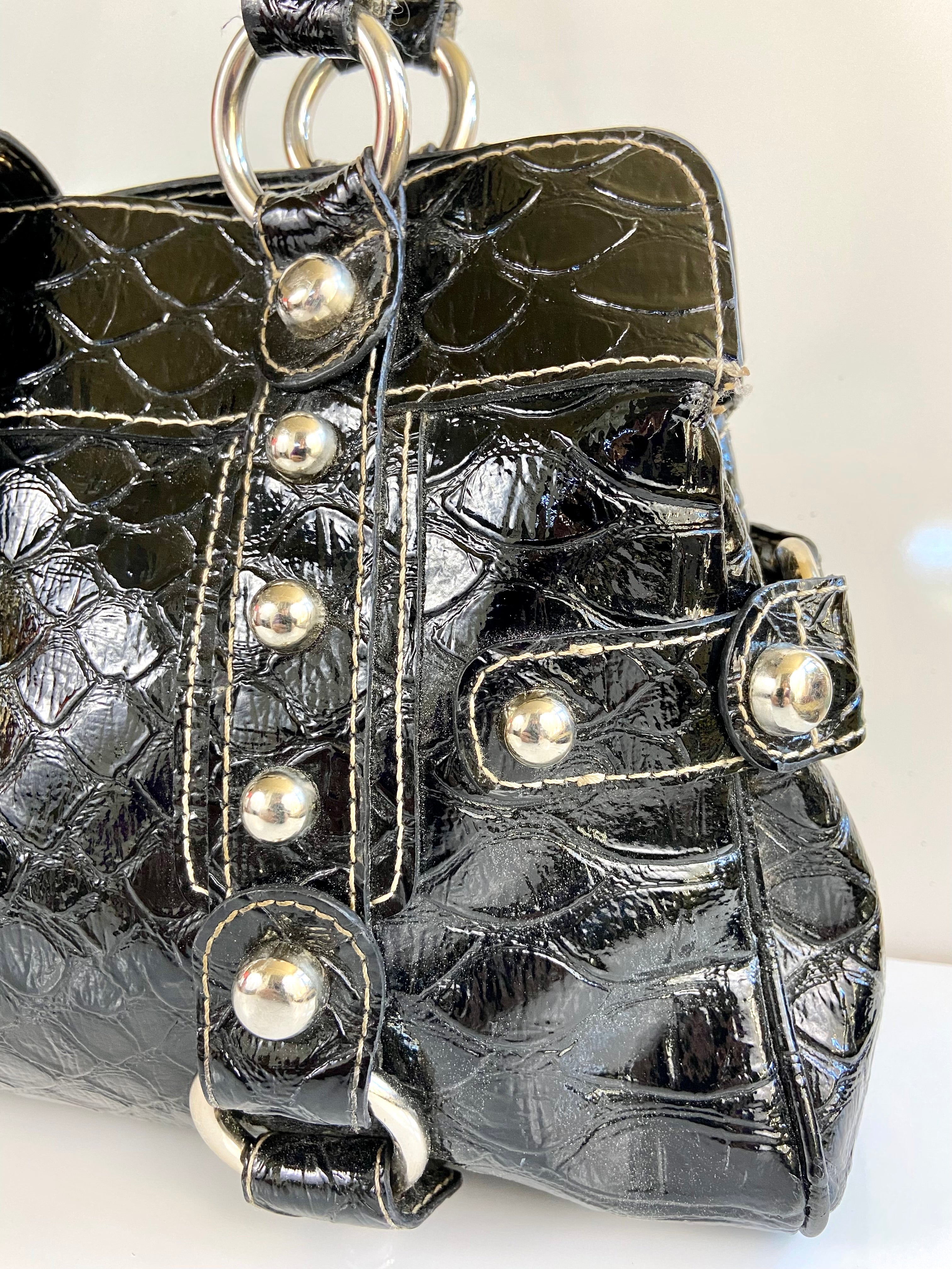 Y2K GUESS クロコ型ショルダーバッグ GUESS Y2K Black Crocodile Print Purse – Holy Thrift