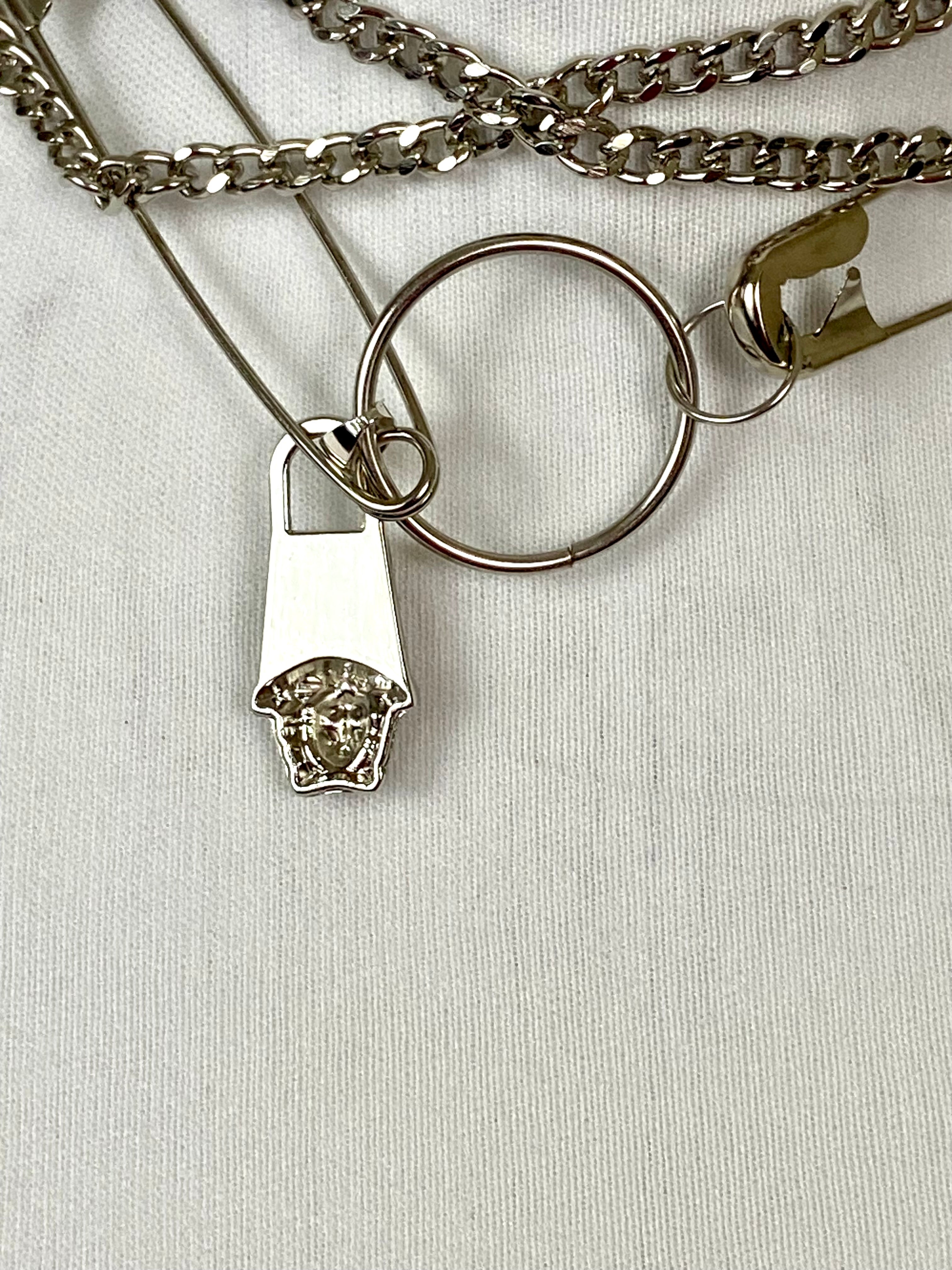 Safety pins chain belt