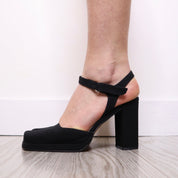 90s Chunky Black Square Toe Heels (6)